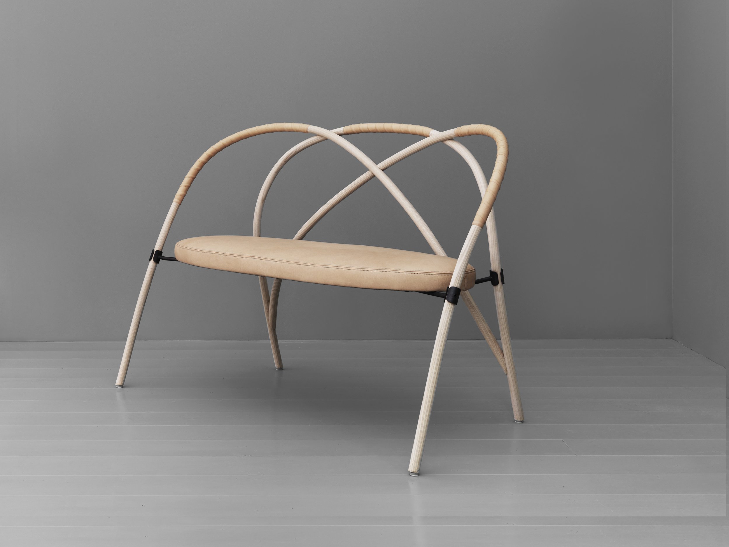 Bow_Sofa_3.jpg