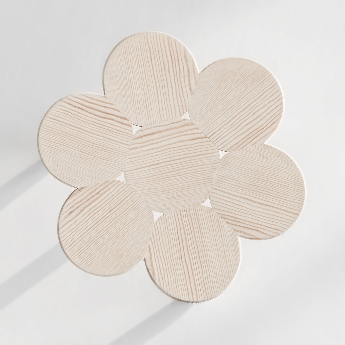 Mylhta_stool_1.jpg