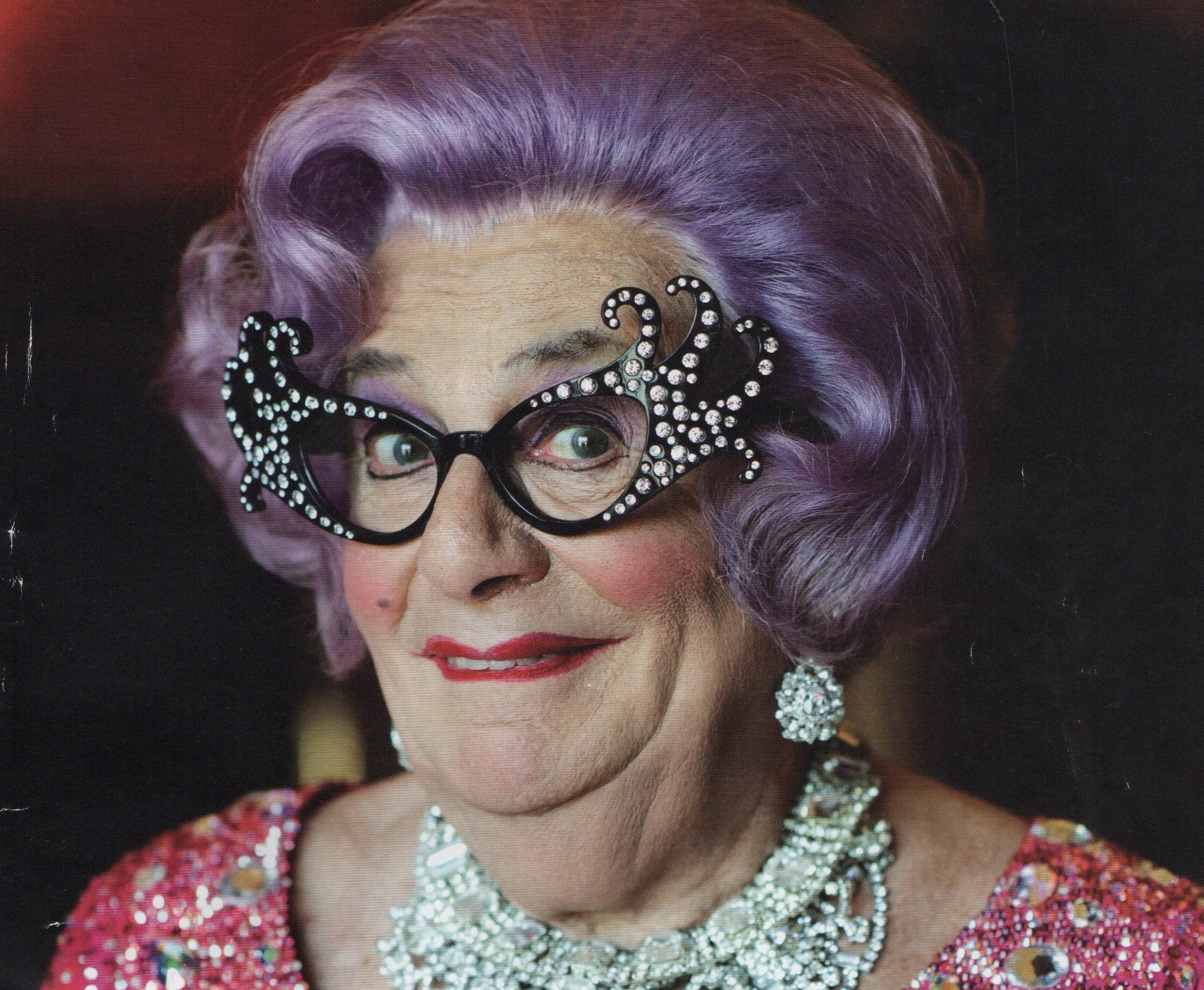 Dame_Edna_05.jpeg
