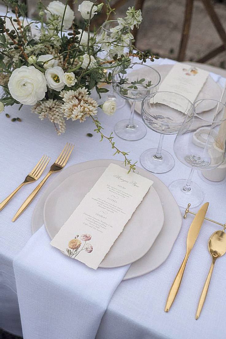 Beautiful Wedding Reception Table Inspo.jpeg