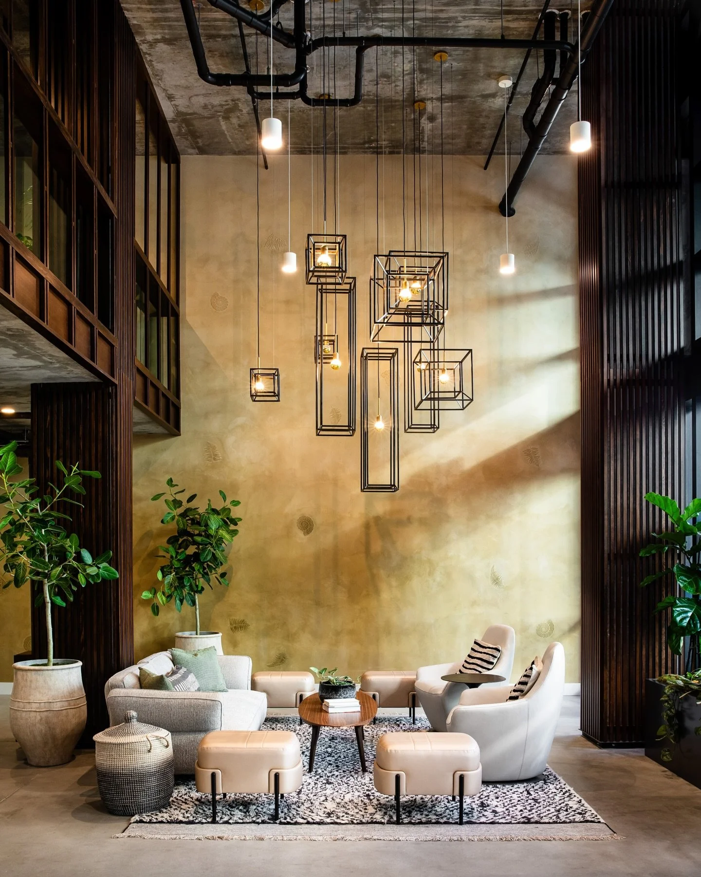 FRAMEWORK
San Diego, CA

A throwback, but still right in line with how we approach multi-family today.

This project is a clear example of what happens when design and fabrication are fully aligned-from custom partitions to lighting and finishes, eve