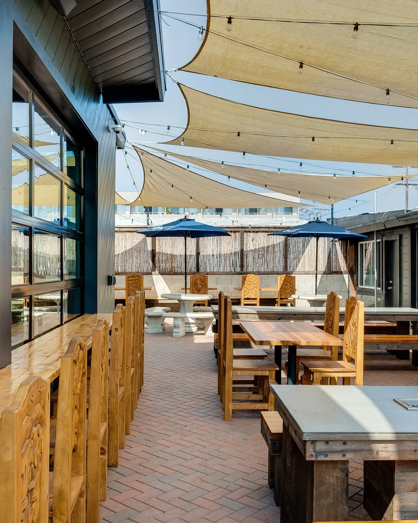 Throwback to 2020: In collaboration with @socialsyndicatesd , Tecture reimagined this beloved local restaurant, celebrating its connection to the beachy surroundings.

From initial sketches to the finished space, the design captures a warmth and ener