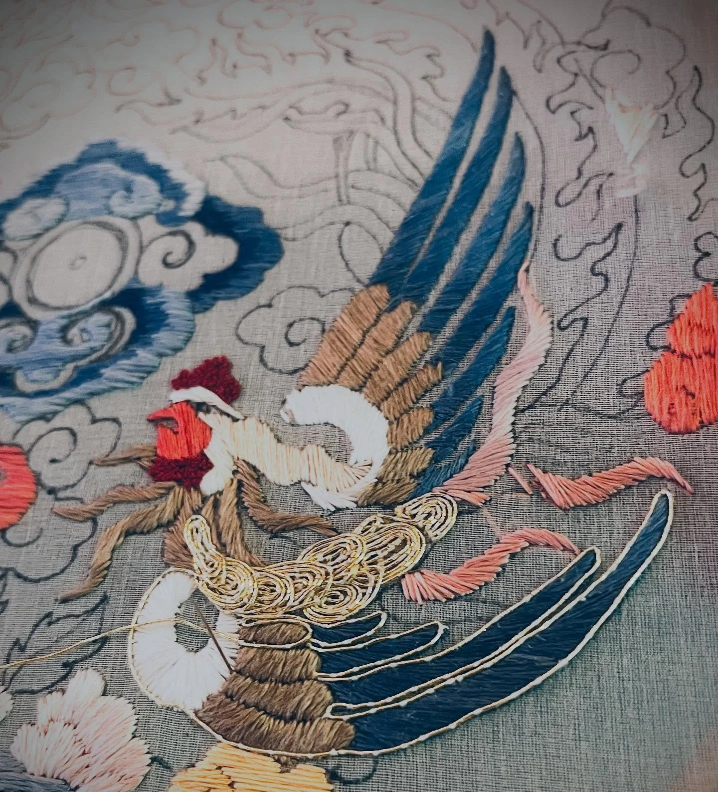 A detail from an embroidery piece in progress at Meo Meo Atelier &ndash; stitched by hand with silk, gold thread, and deep patience.
Each needle stroke is a step toward stillness. A little phoenix rising from Vietnamese embroidery heritage.

⸻

#embr