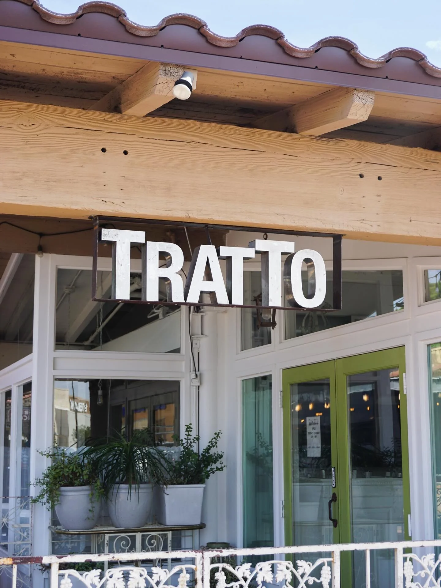 We have some special holiday hours happening here at Tratto next week (we&rsquo;ll be opening on Monday!)✨➡️

Monday, 12/22 - 5pm-9pm
Tuesday, 12/23 - 5pm-9pm
Wednesday, 12/24 - Closed 
Thursday, 12/25 - Closed

We hope that you all have a happy holi