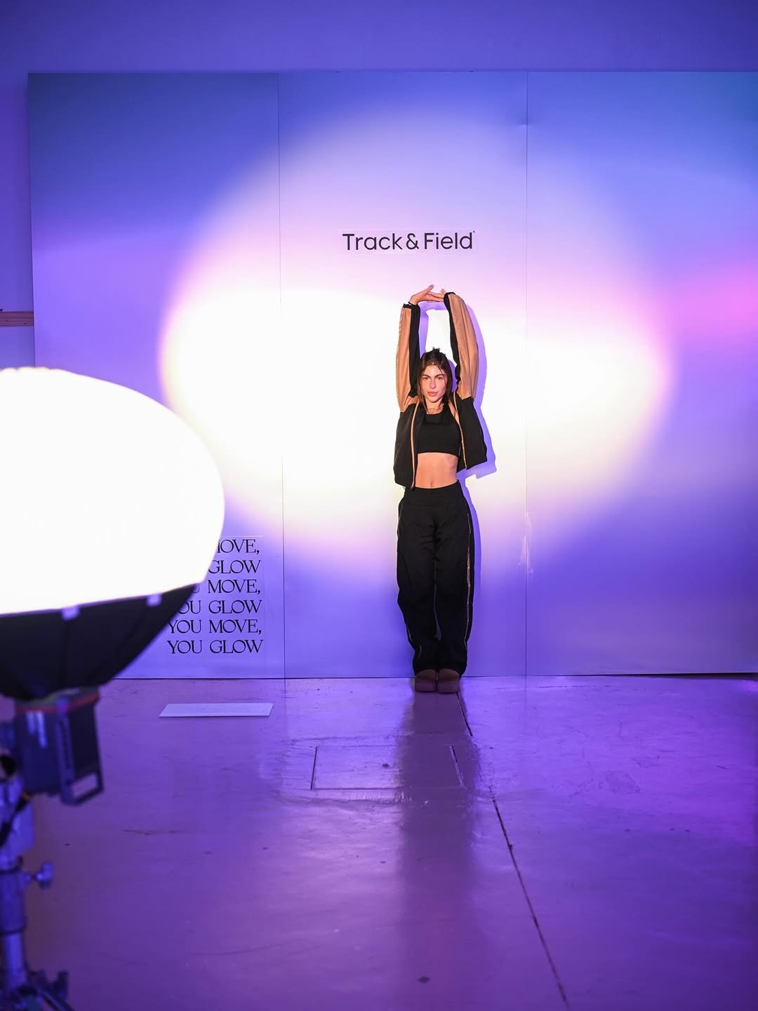 💘chroma yoga💘with my best friends!!!!!que honra host esse evento especial e leve!!!!!!!!!!!!!i (9).jpg