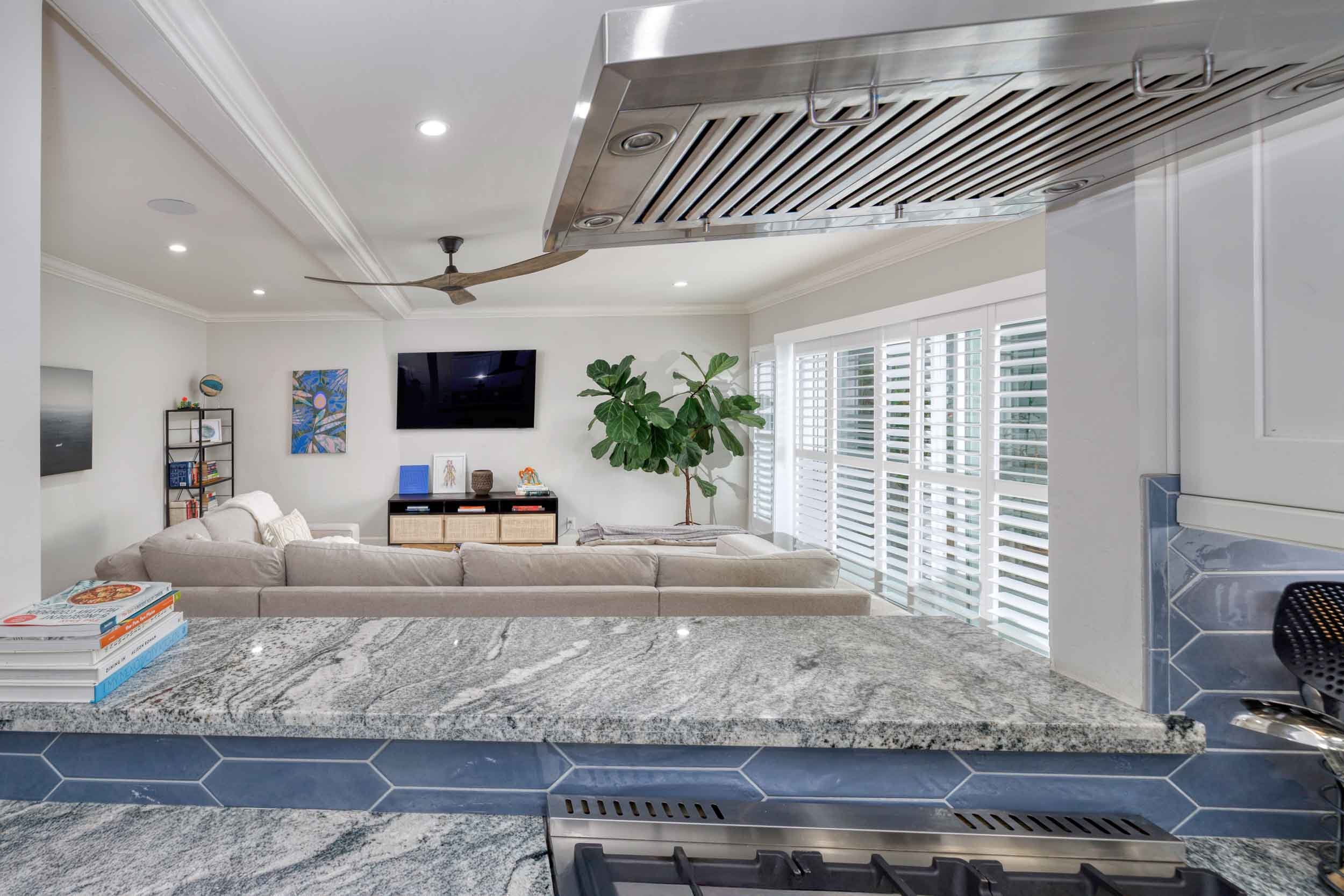 2021 California Ave #20 Santa Monica, CA 90403