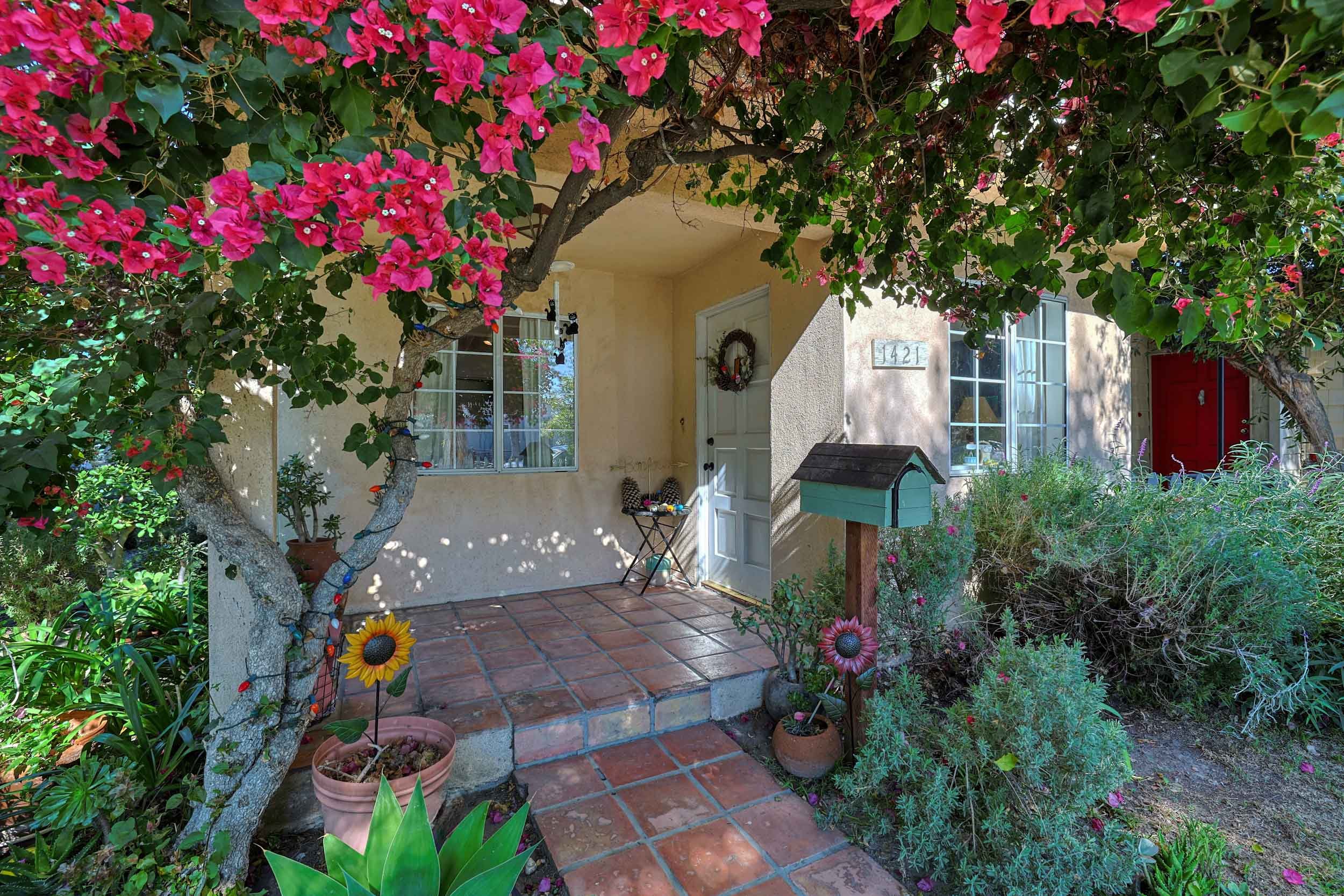 1421 W Clark Ave Burbank, CA 91506