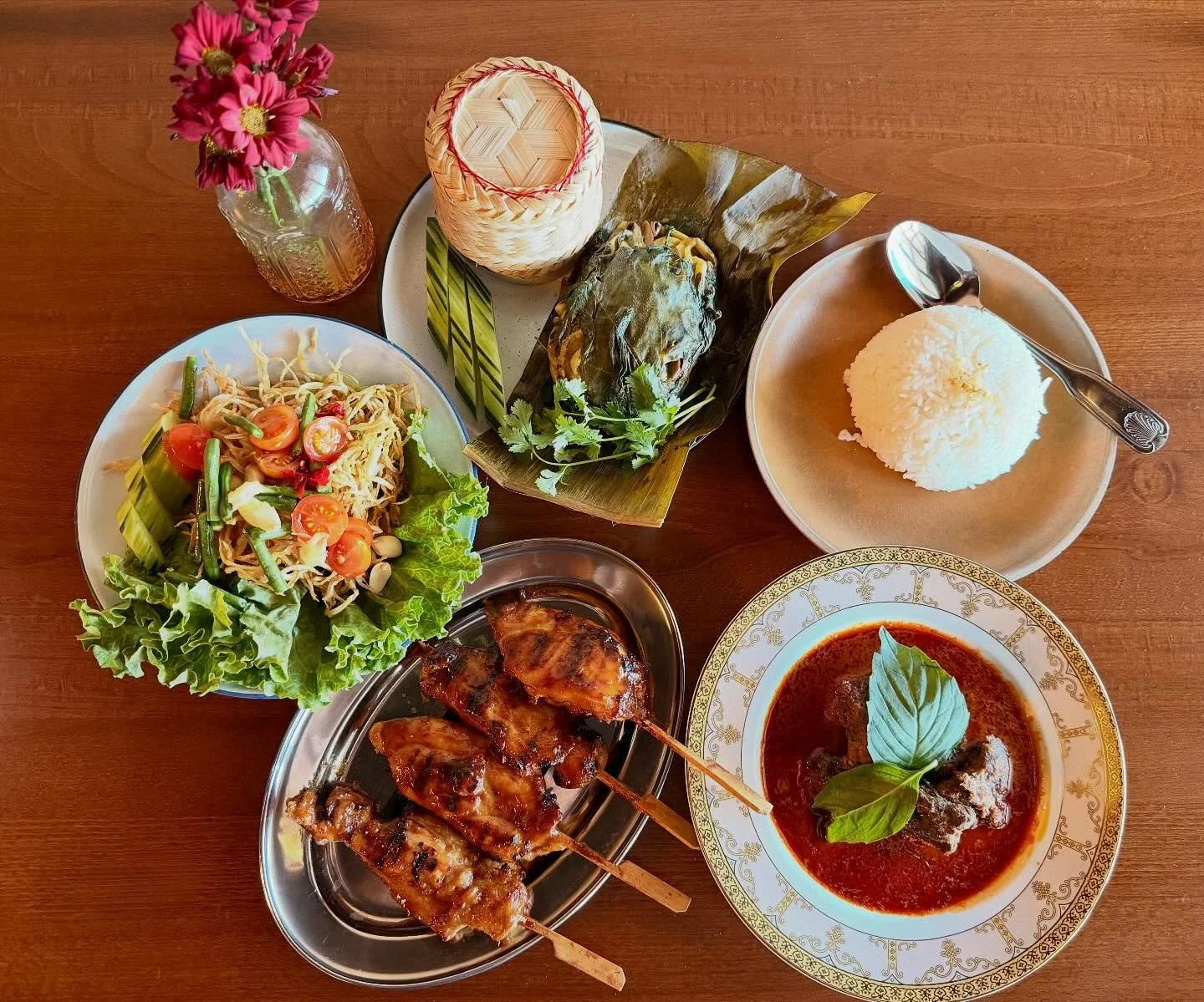 Sawasdee ka🙏🏽🙏🏽🙏🏽 We couldn&rsquo;t wait to tell you! Our brand new LeDu Thai on Seventh located in uptown Phoenix is now OPEN! 🥳 Same family, same love and still It&rsquo;s our family&rsquo;s Southern Thai recipes, every dish tells our family