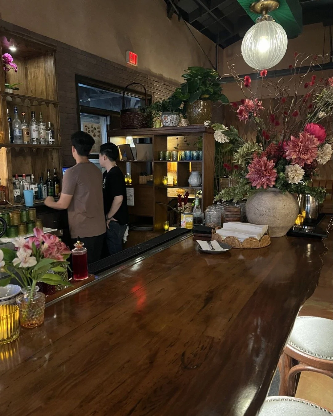 Discover the elegance of LeDu on Seventh. 

Vibrant tastes, artful dishes, and a dining experience that turns every meal into a culinary journey. 

ledu on seventh | thai restaurant | thai food | thai dishes | phoenix