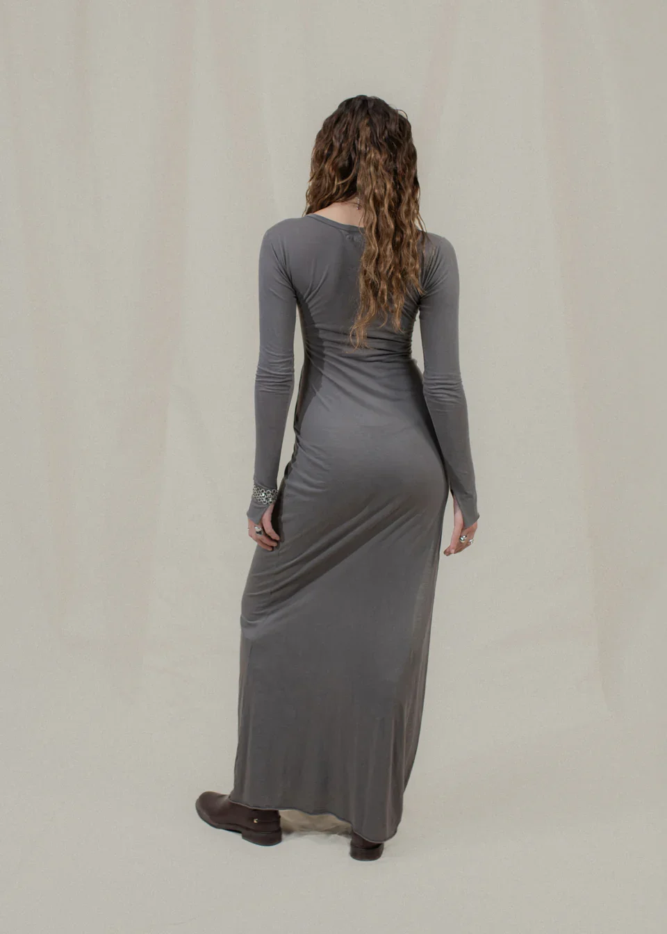 tslim_dress_gray_t3.webp