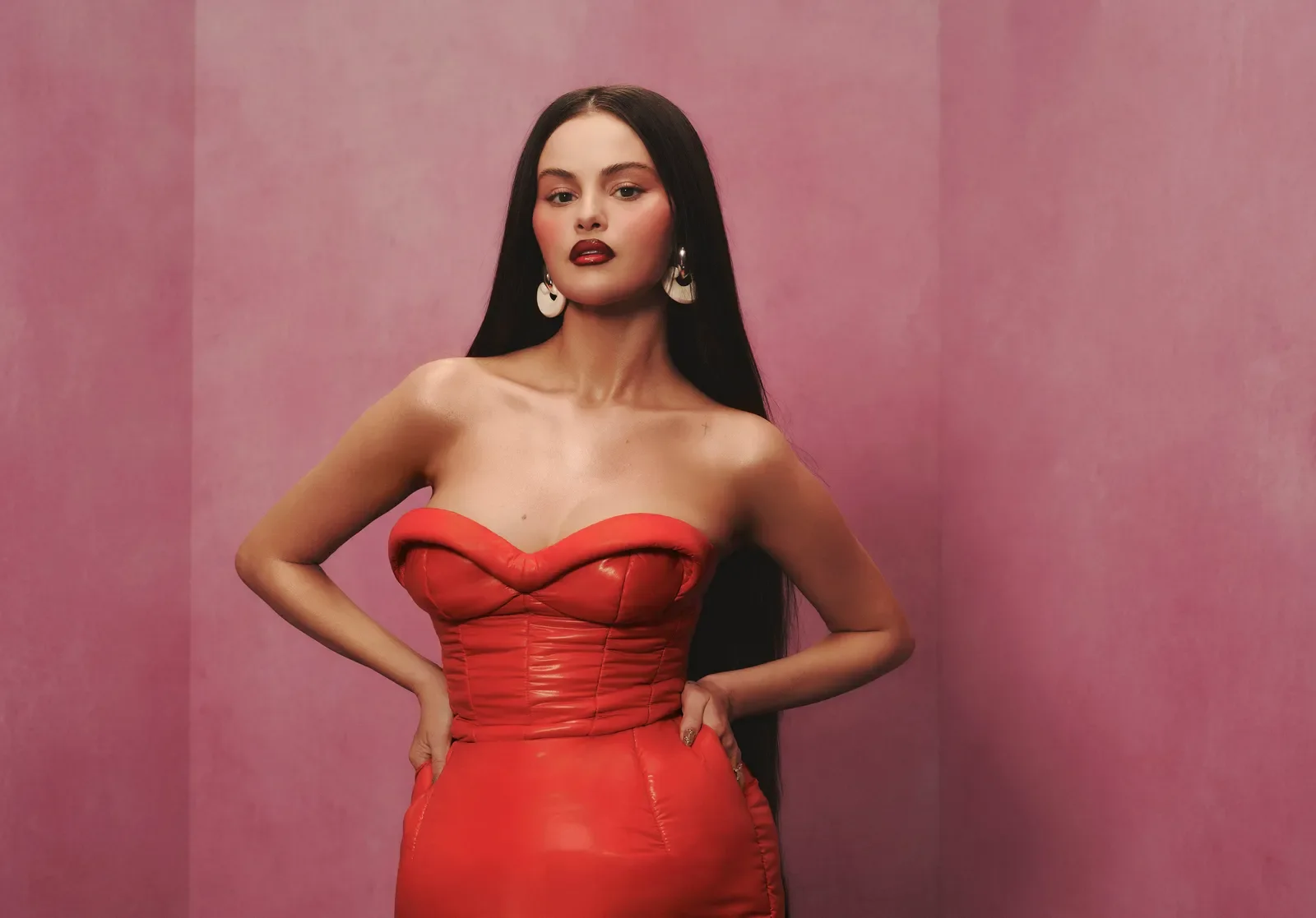 Selena_Gomez_Cover_2025_05.webp