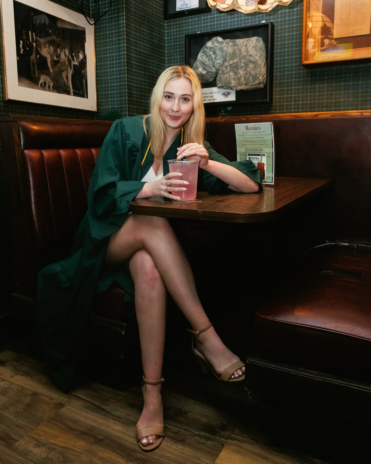 2026 GRADS‼️🎓 

time to book your grad sessions!!📸

use the link in my bio or dm me to work with me this spring🌸

_
#gradphotographer #chicago #chicagosuburbs #chicagophotography #chicagophotographer