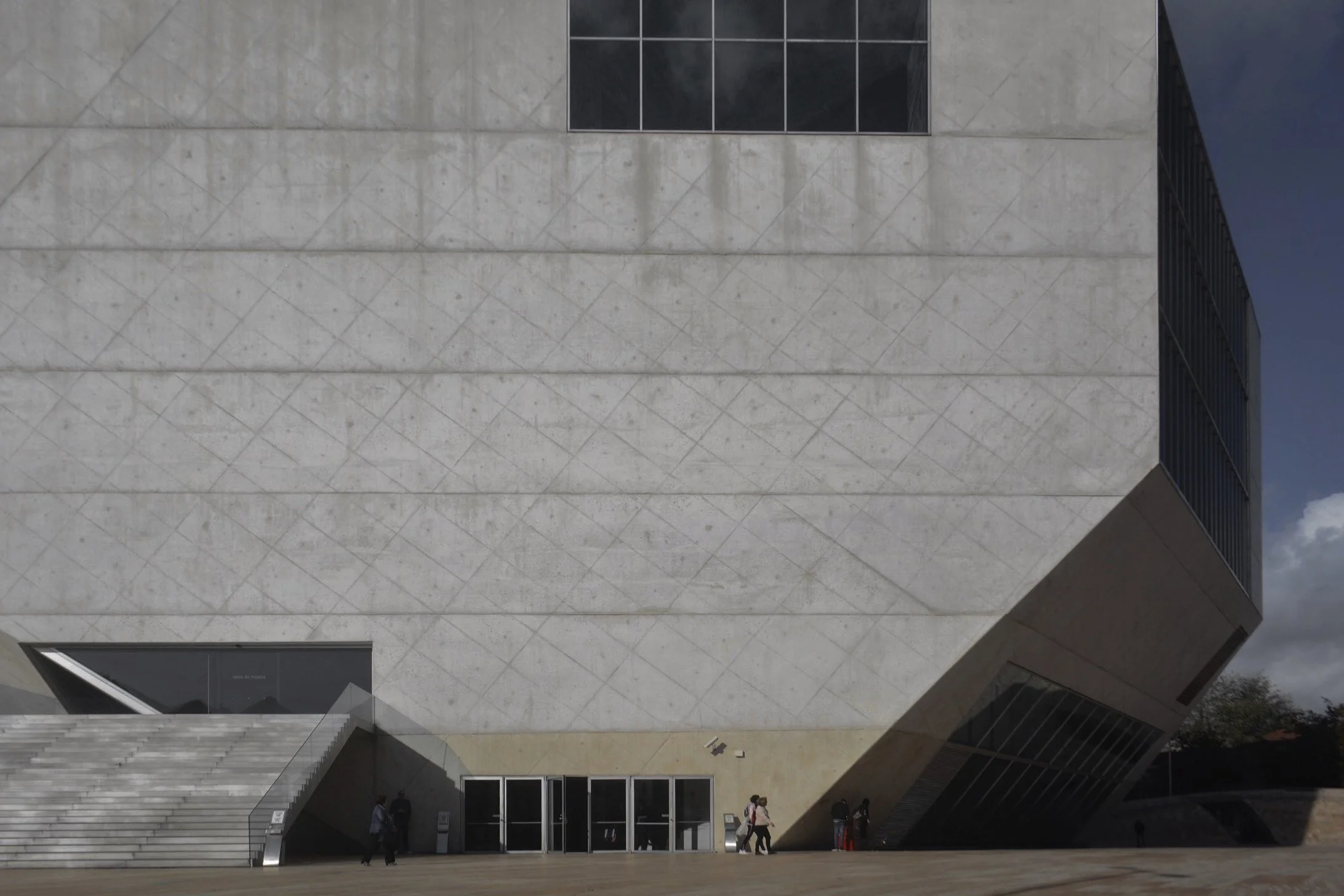 concrete-diamond_51152688952_o.jpg