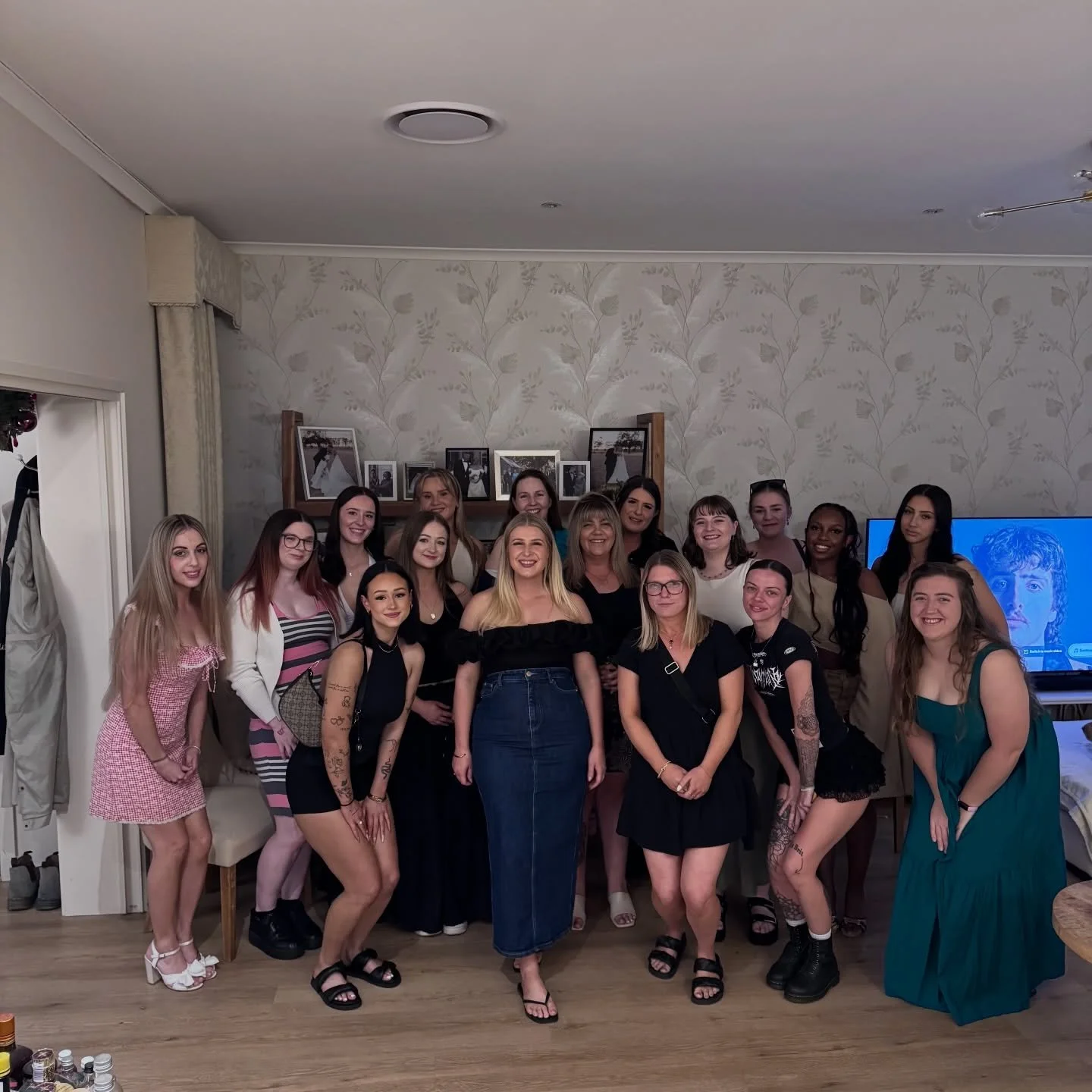 🎄✨Less Mess Maddie Christmas Party ✨🎄

We&rsquo;ve been a bit quiet on here because honestly&hellip; December was HUGE and completely ran away from us.

This is just over half of our amazing team and I genuinely can&rsquo;t put into words how proud