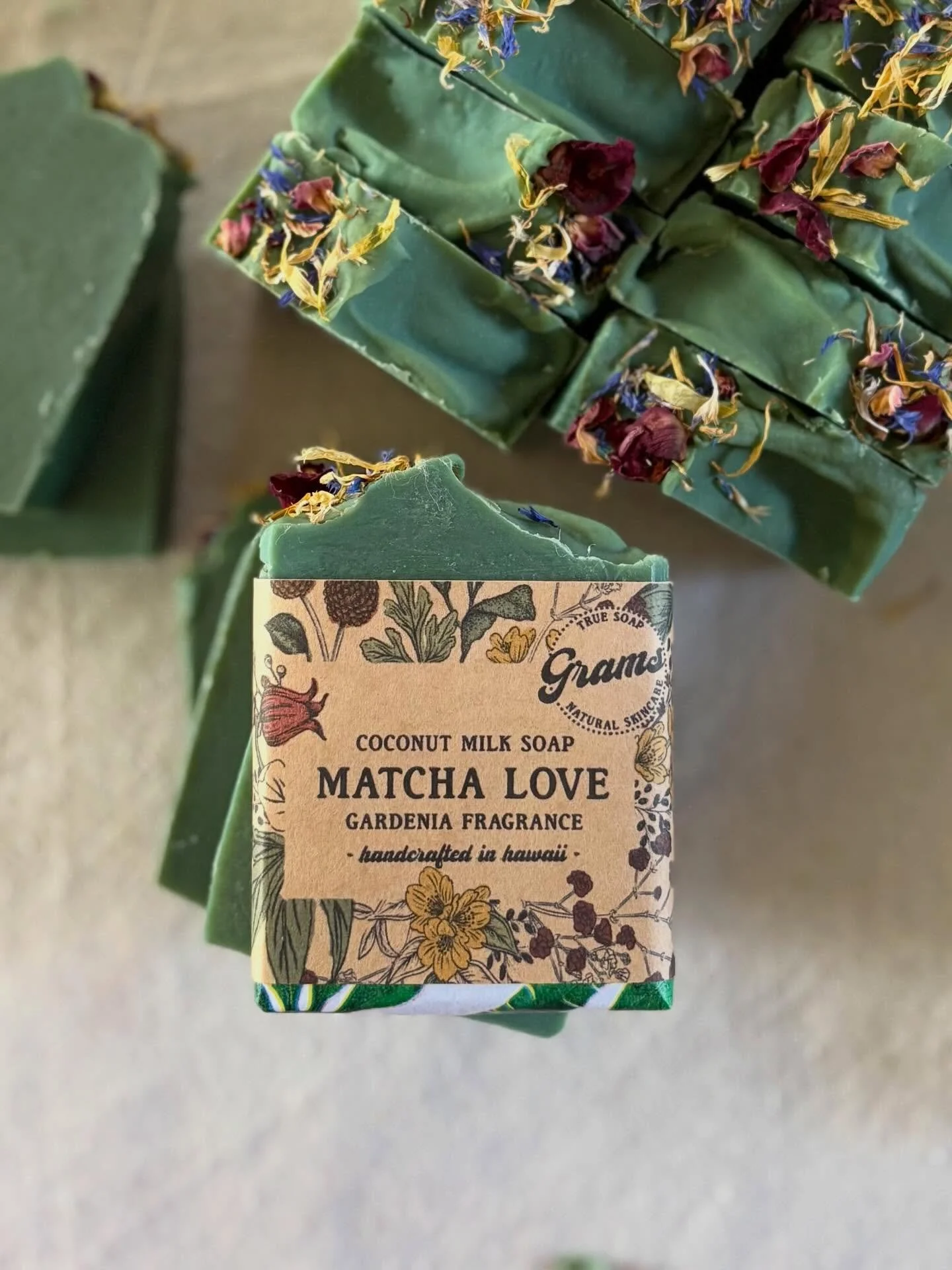 Just restocked these skin loving soaps @saylorshaleiwa ,  as well as some more coffee scrub😁

Go get you some before they&rsquo;re gone! 

#gramstruesoap #matchalove #coffeescrub #honeylemon #coconutmilksoap