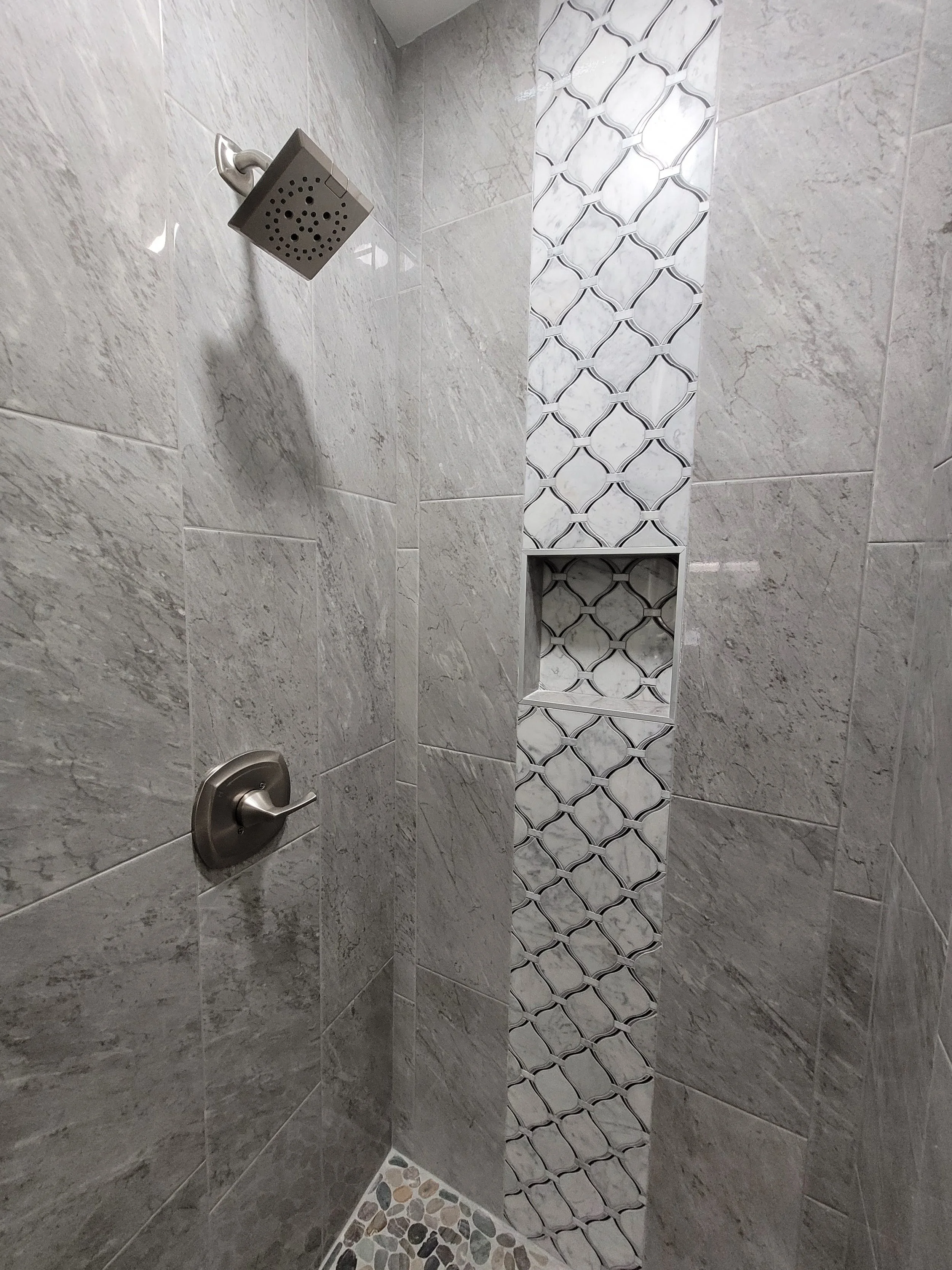 Mona's 1st Floor Bathroom