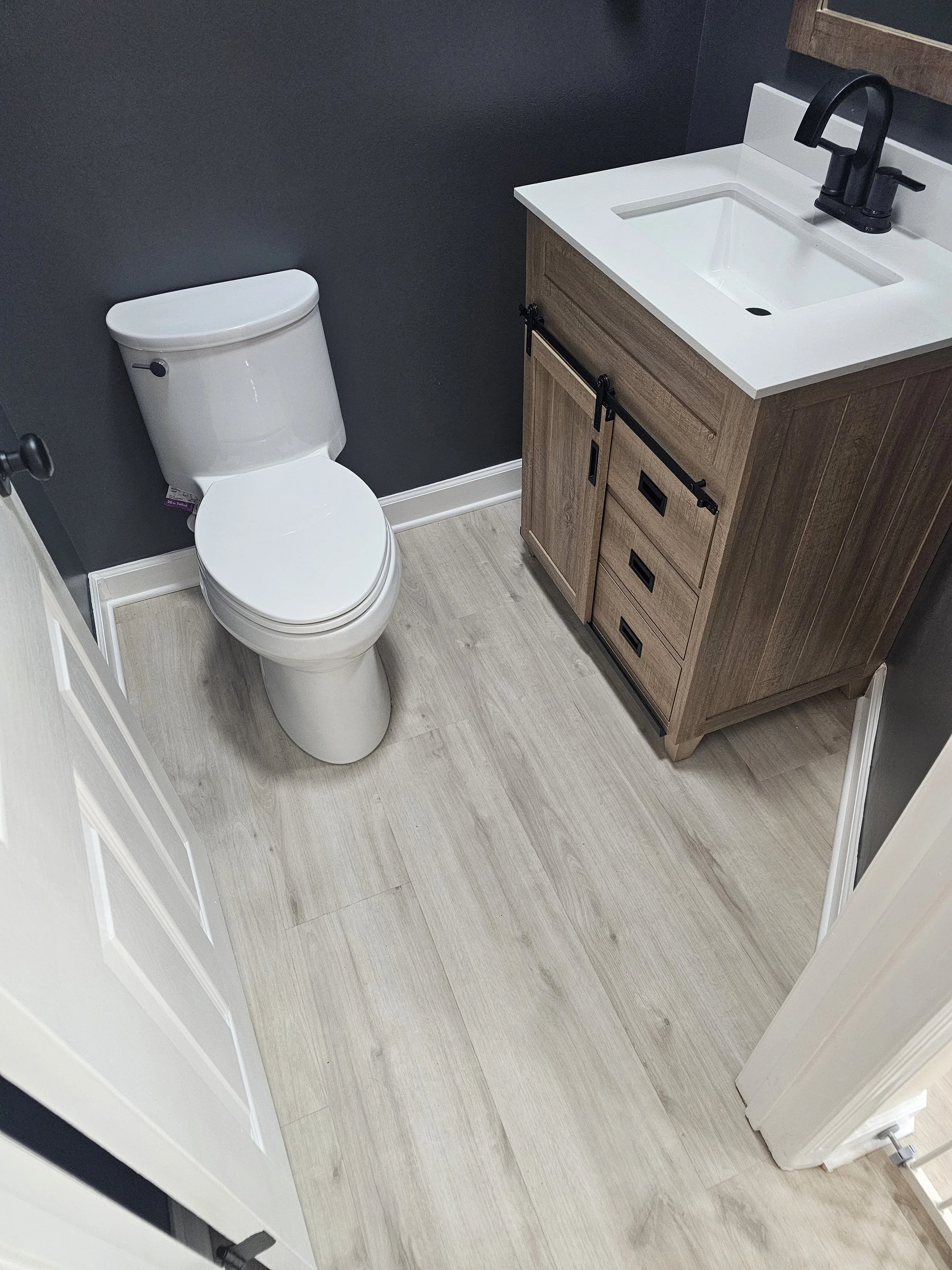 Lorraine & Ray's Powder Bath Floor