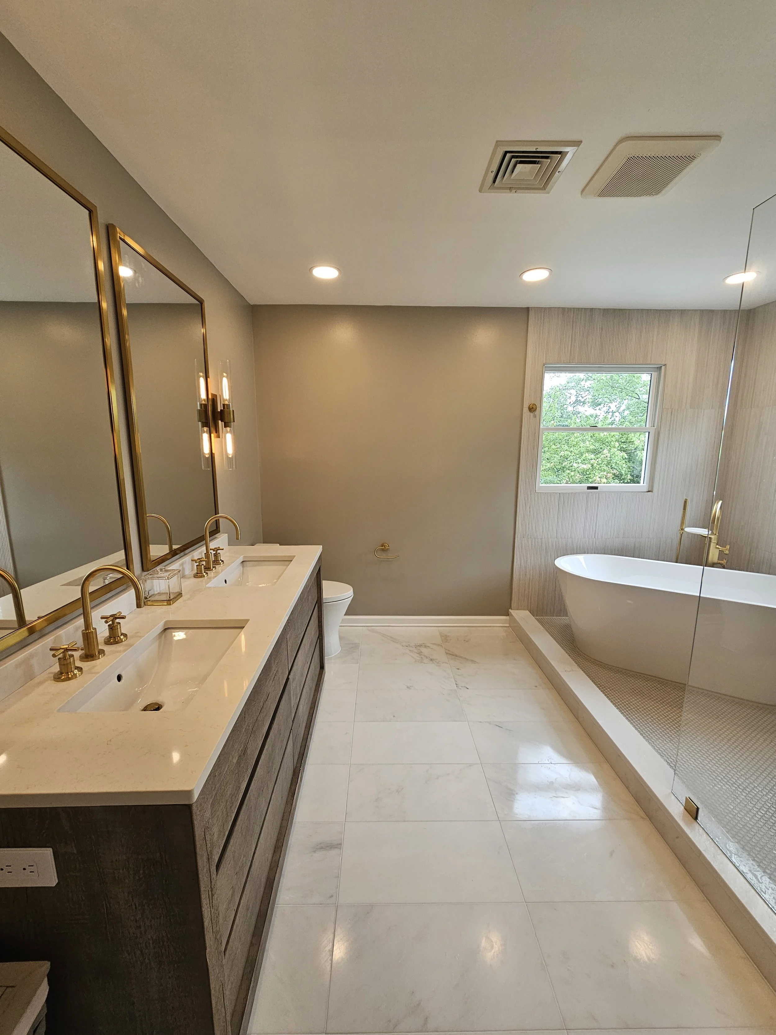 Rahul & Khushboo's Master Bath Paint