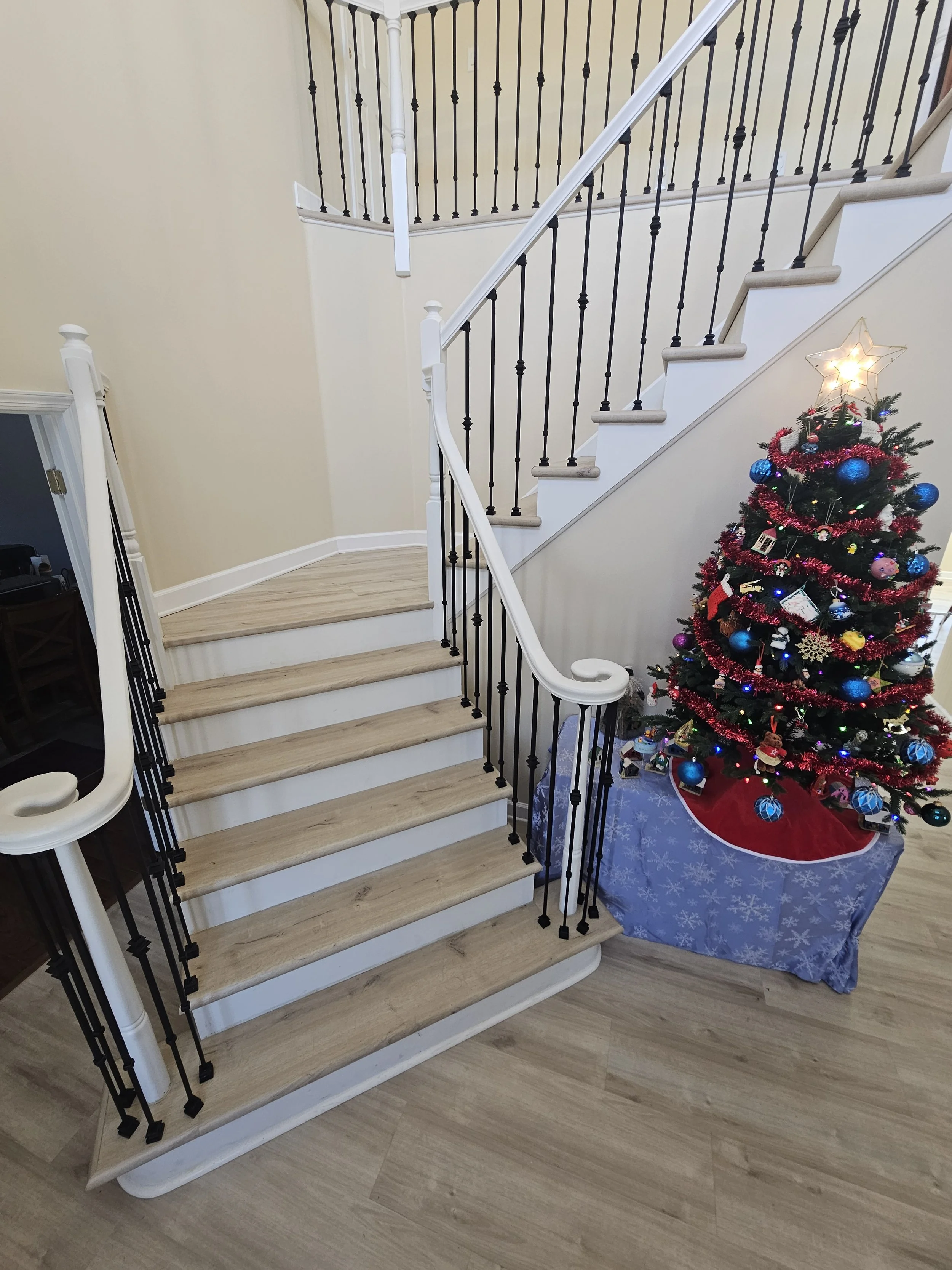 Lorraine & Ray's Staircase & Foyer Paint