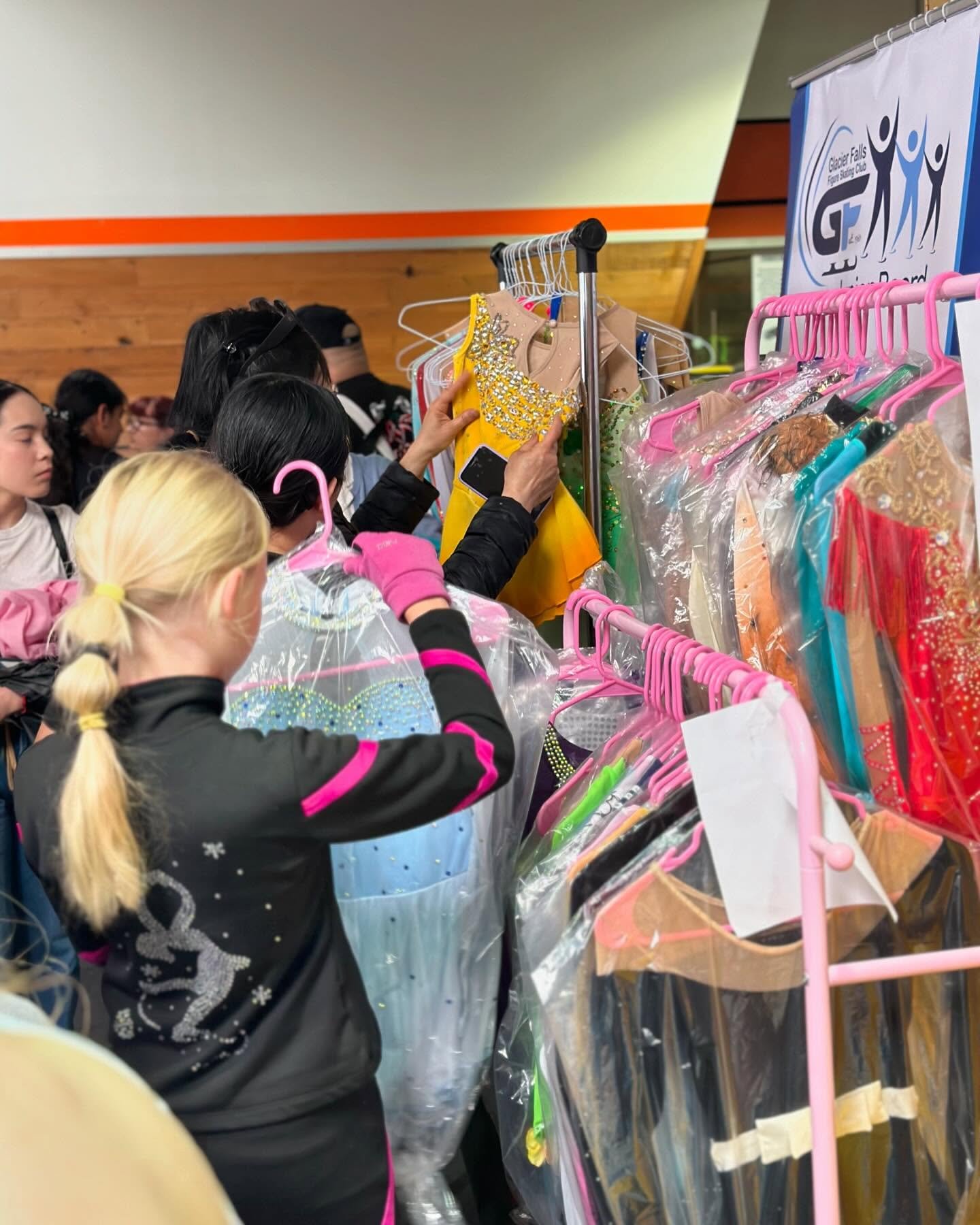 Our first Closet Sale was a huge success thanks to everyone&rsquo;s love, donations, and support!👗💃🏿👗
It was amazing to see so many skaters benefit from a variety of dresses, and we&rsquo;re excited to bring even more style and support in the fut