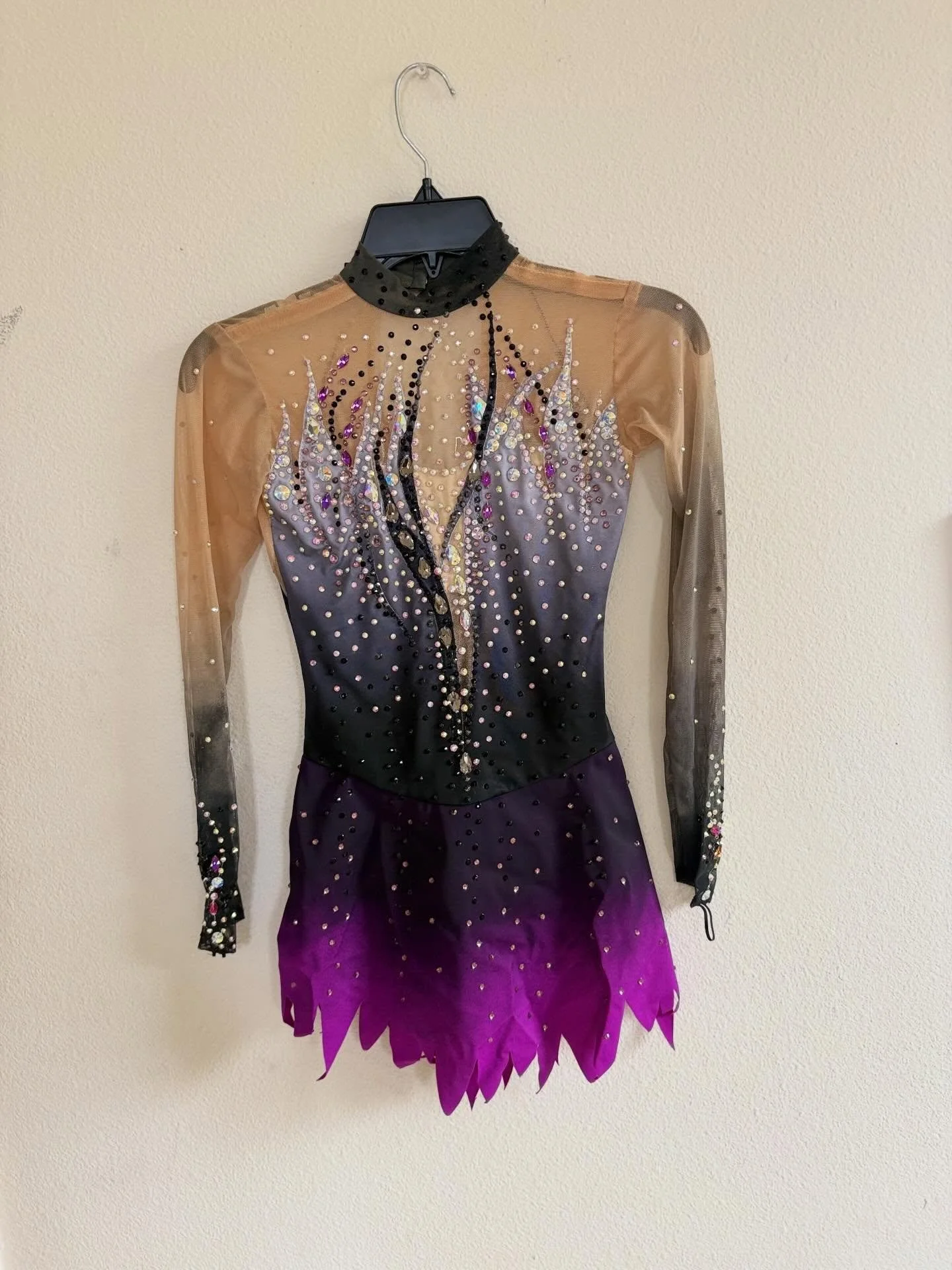 Elegant in quality and beautifully adorned with refined stones, this dress shines even brighter on the ice with its stunning color combination. ✨

Thanks to @its._.shanayafar a generous donation, this dress is being offered completely free to support