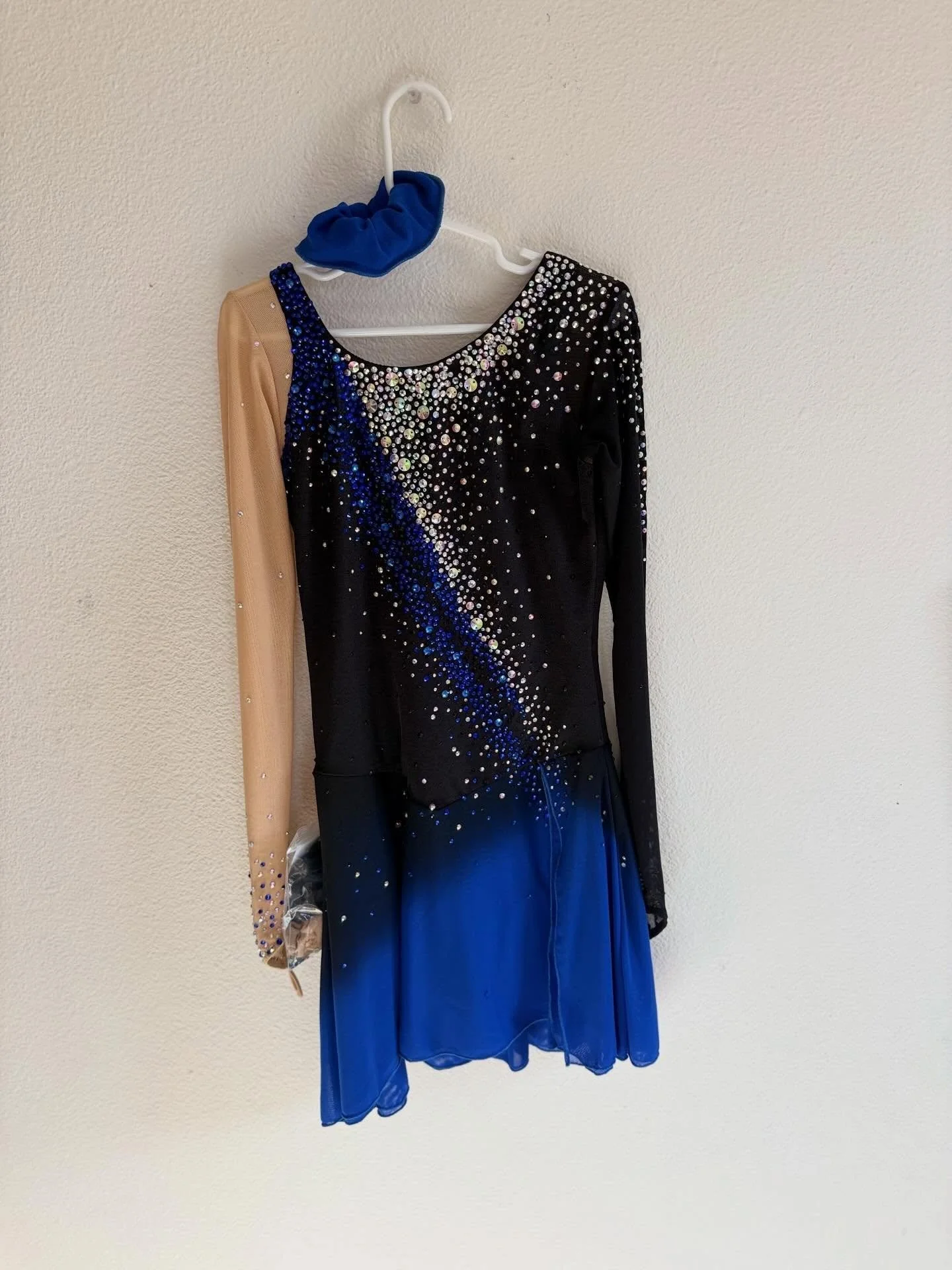 So grateful to Allison Yoon for generously donating this stunning, high-level dress 🤍
Fits approx. size 12&ndash;15yrs
truly elegant and competition-ready ✨
Donated by @allison_the_wonderland , Allison Yoon🩷