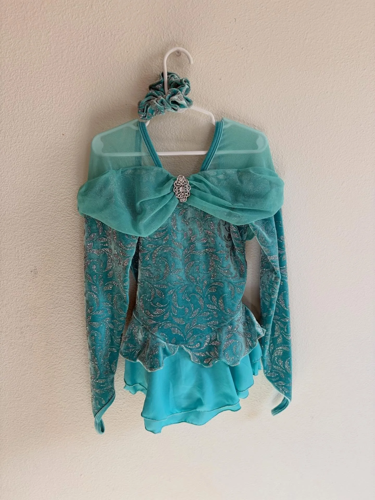 Mint chocolate dream 🍃🤍
Adorably cute beginner-level dress, perfect for ages 5&ndash;9
Light, sweet, and competition-ready ✨
FREE GIVEAWAY 
thank you, Allison Yoon🩷