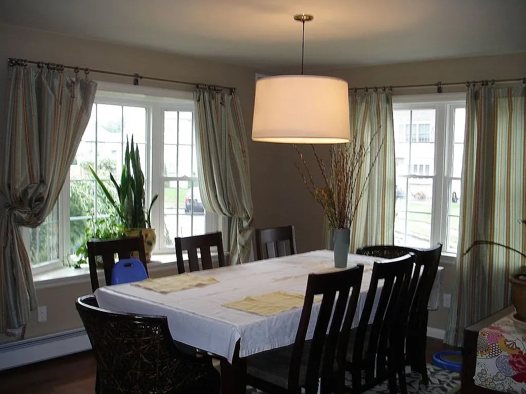 Diningroom.webp