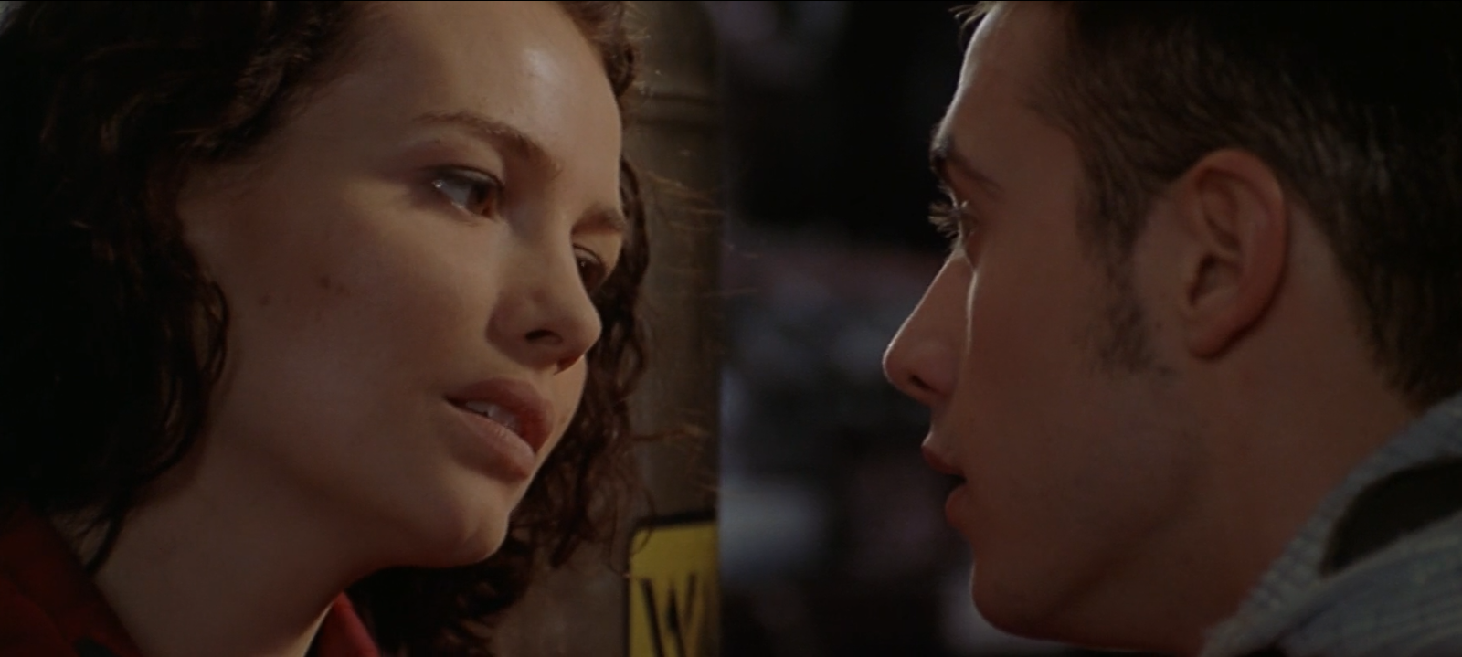 Prinze and Burrows on screen in the corniest dialogue