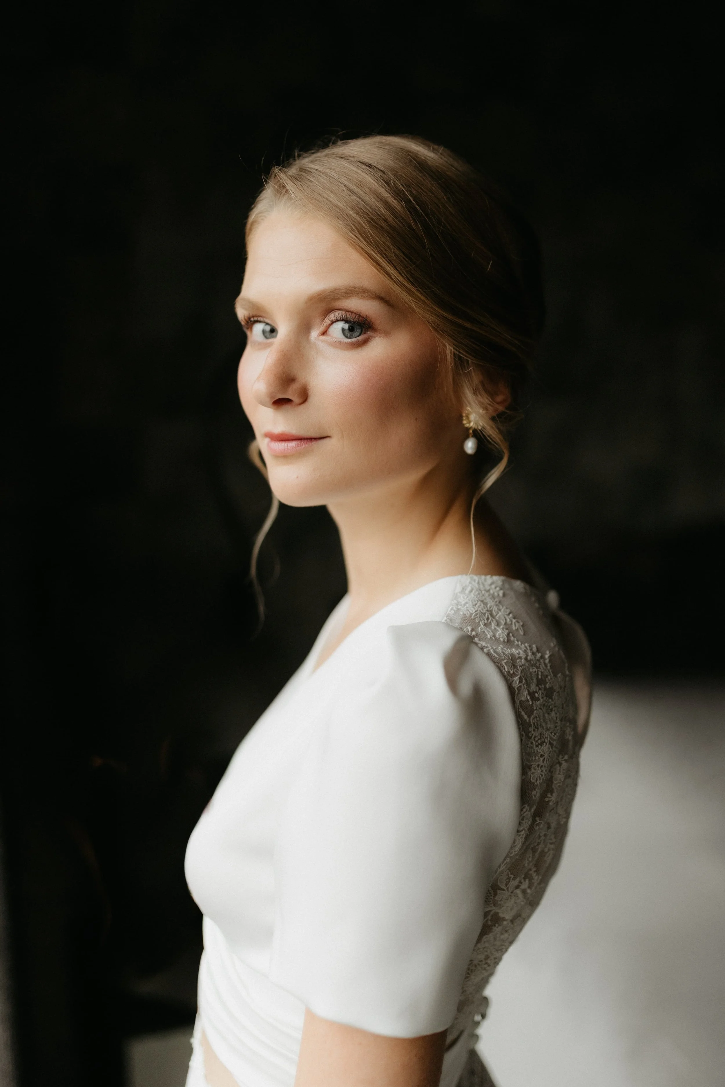 portrait mariee pendant preparatif