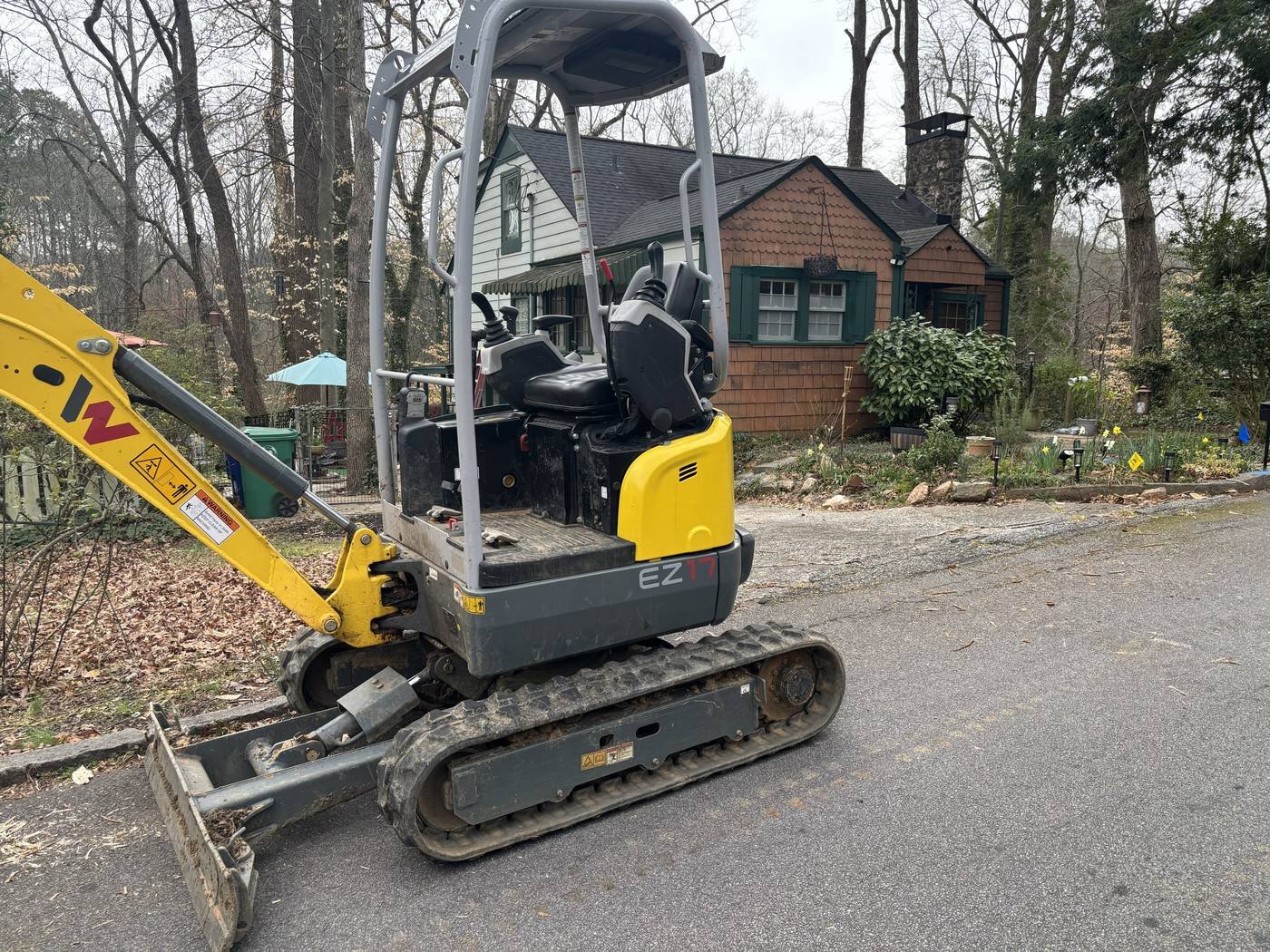 2 ton excavator delivered to customers home