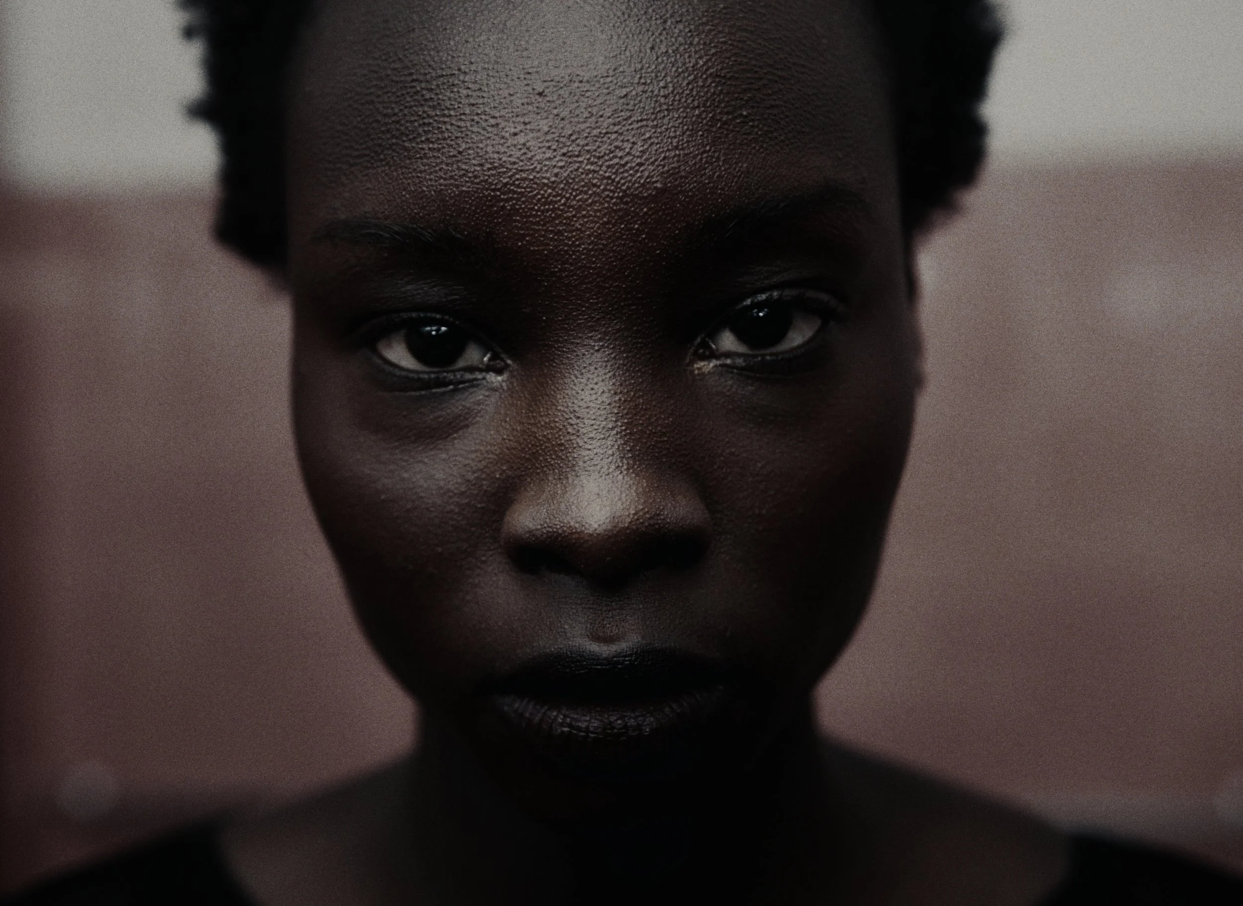 HERSELF (NYLOW) - BELLA LOKE