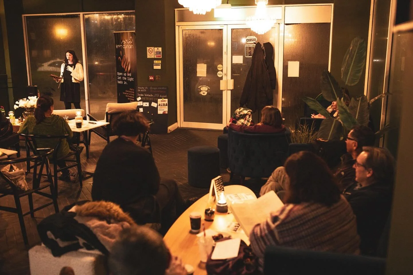 Magic on the mic at the first ever Swindon Poetry Caf&eacute; at @caffe_vialottie hosted by @rebeccarockerwrites 

Just look at those cosy poetry vibes!

A massive shout out to our brilliant open-micers:
Adewale
@jerelifils.faded.reflections 
@anthod
