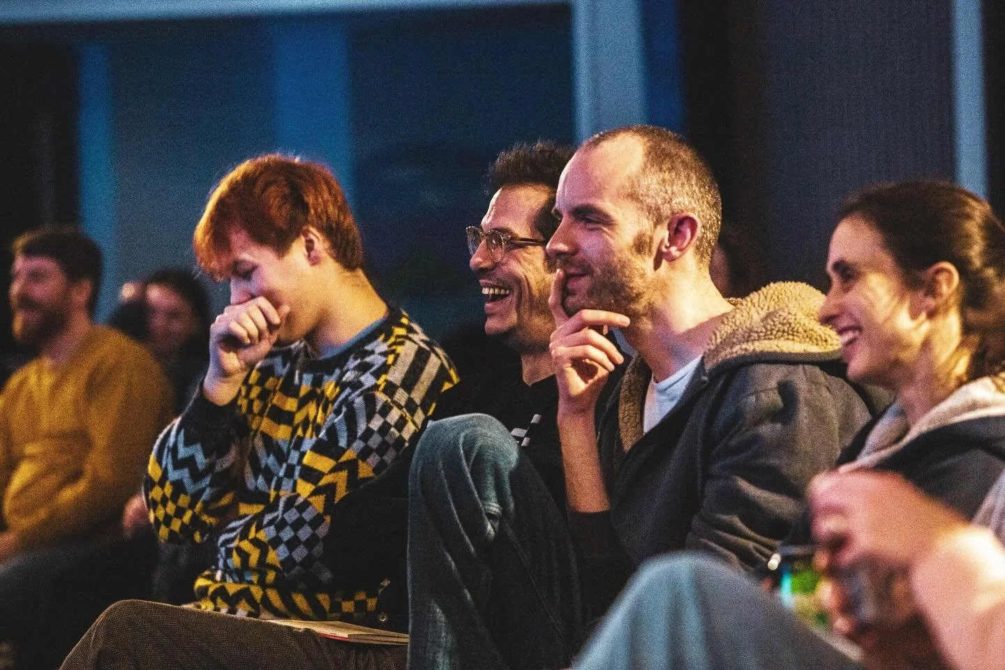 A combo of poetry and comedy is sure to bring out ALL the facial expressions! Look at these beautiful audience members having a great night out at @swindonwordsmiths 

Come laugh, ponder and connect with us at the next Swindon Wordmiths on Saturday 3