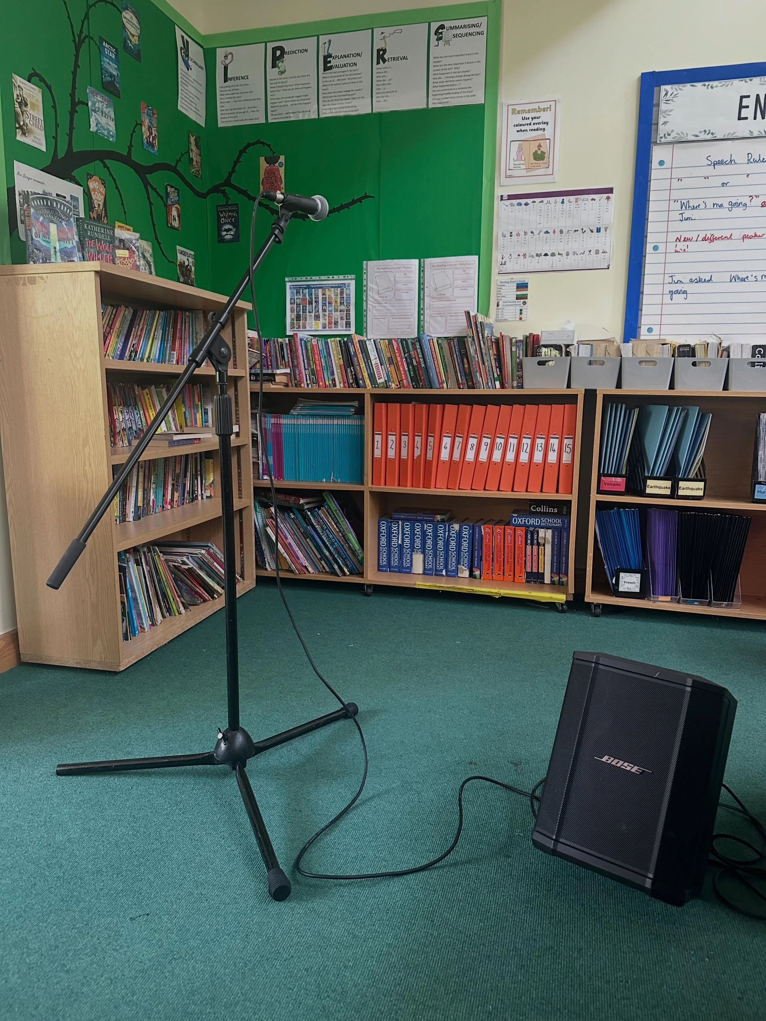 Afterschool Poetry Club? An open-mic in a primary school classroom? Yes please! 

@rebeccarockerwrites is having a fantastic time working with pupils from Year 5 and 6 each Wednesday, writing and prepping poems for their performance at @swindonplatfo