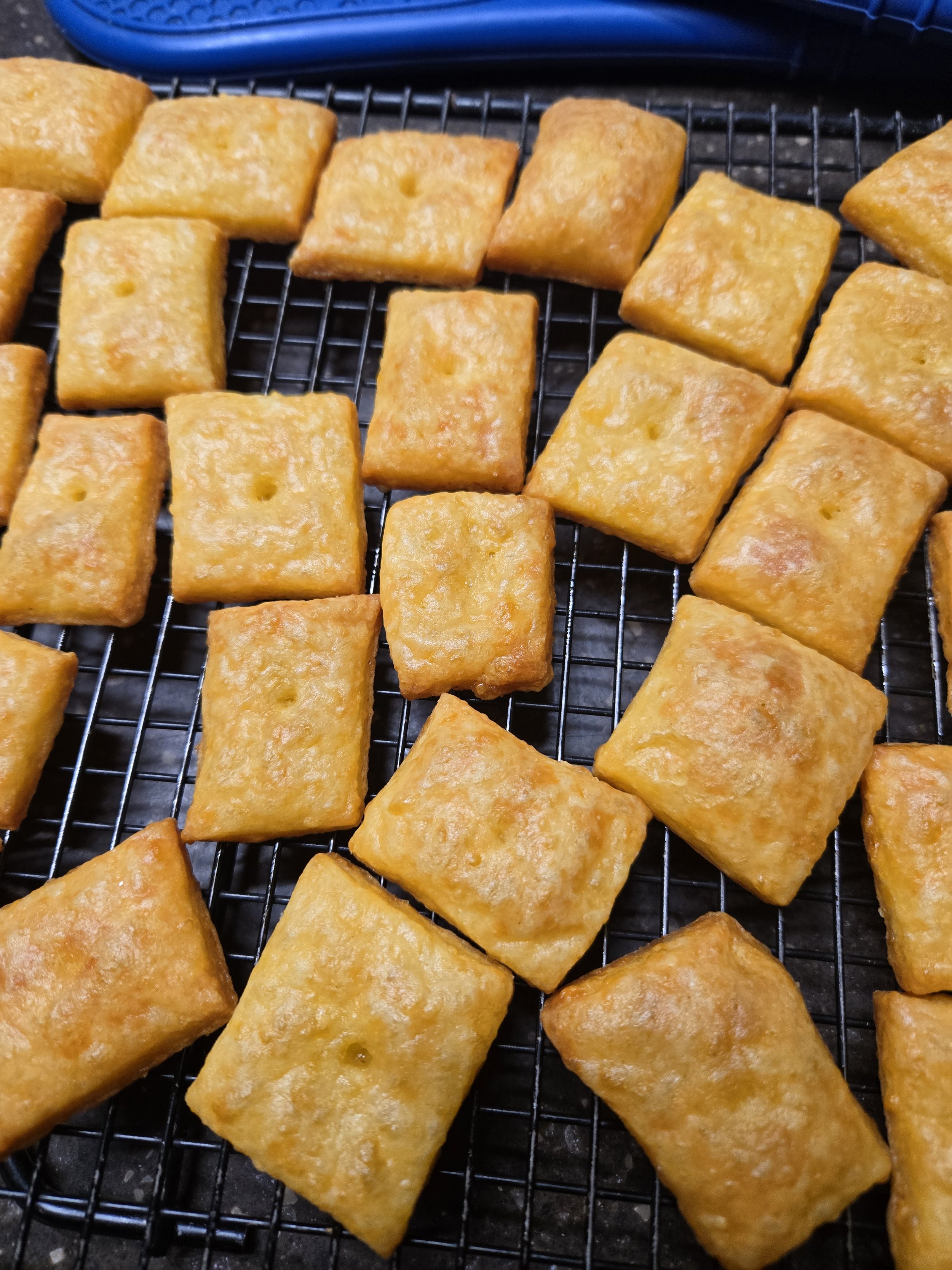 CHEESE CRACKERS