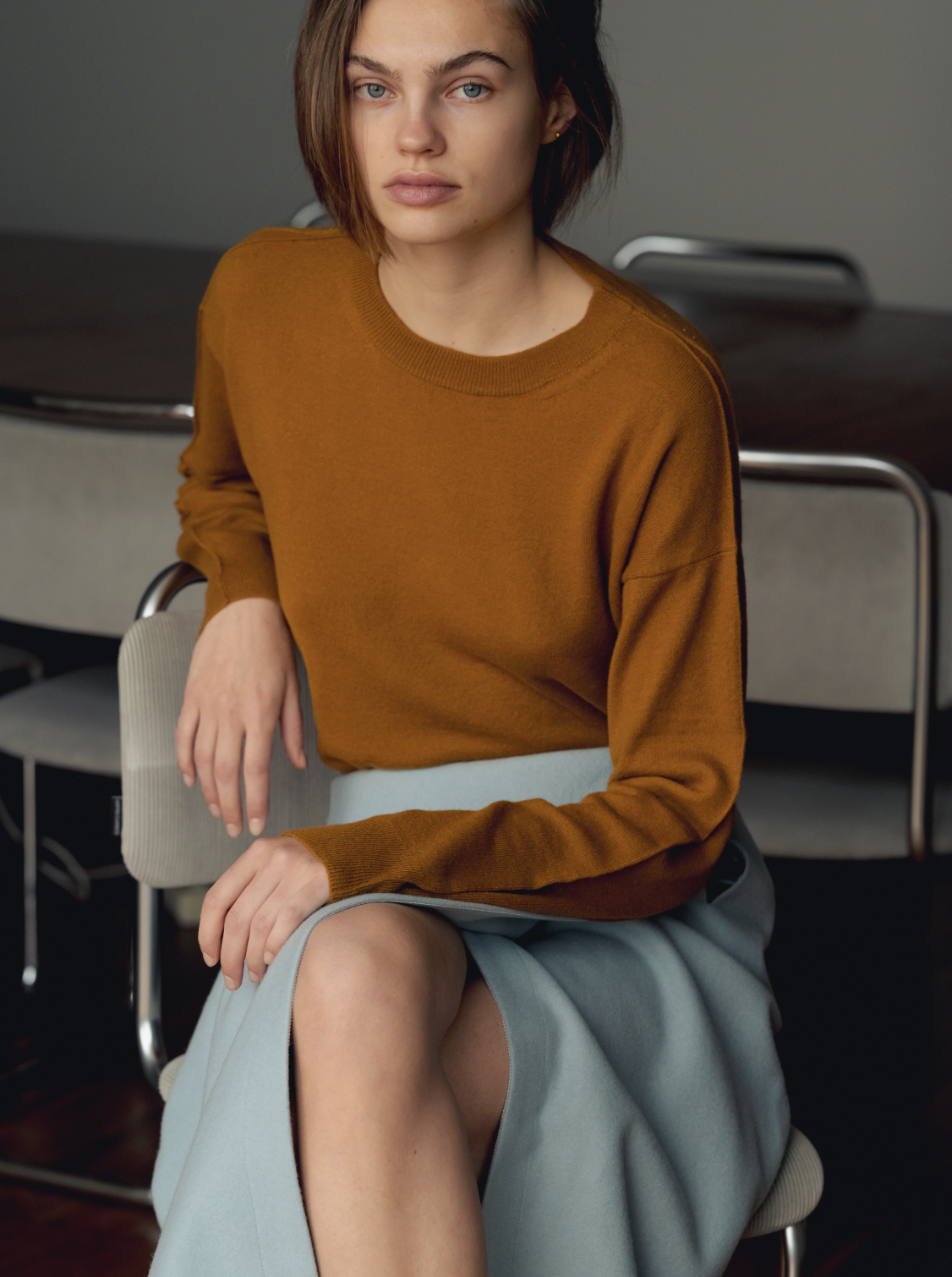 SEOUL CASHMERE BLEND TOWER SWEATER FRANCON COPPER NAVY 4.png