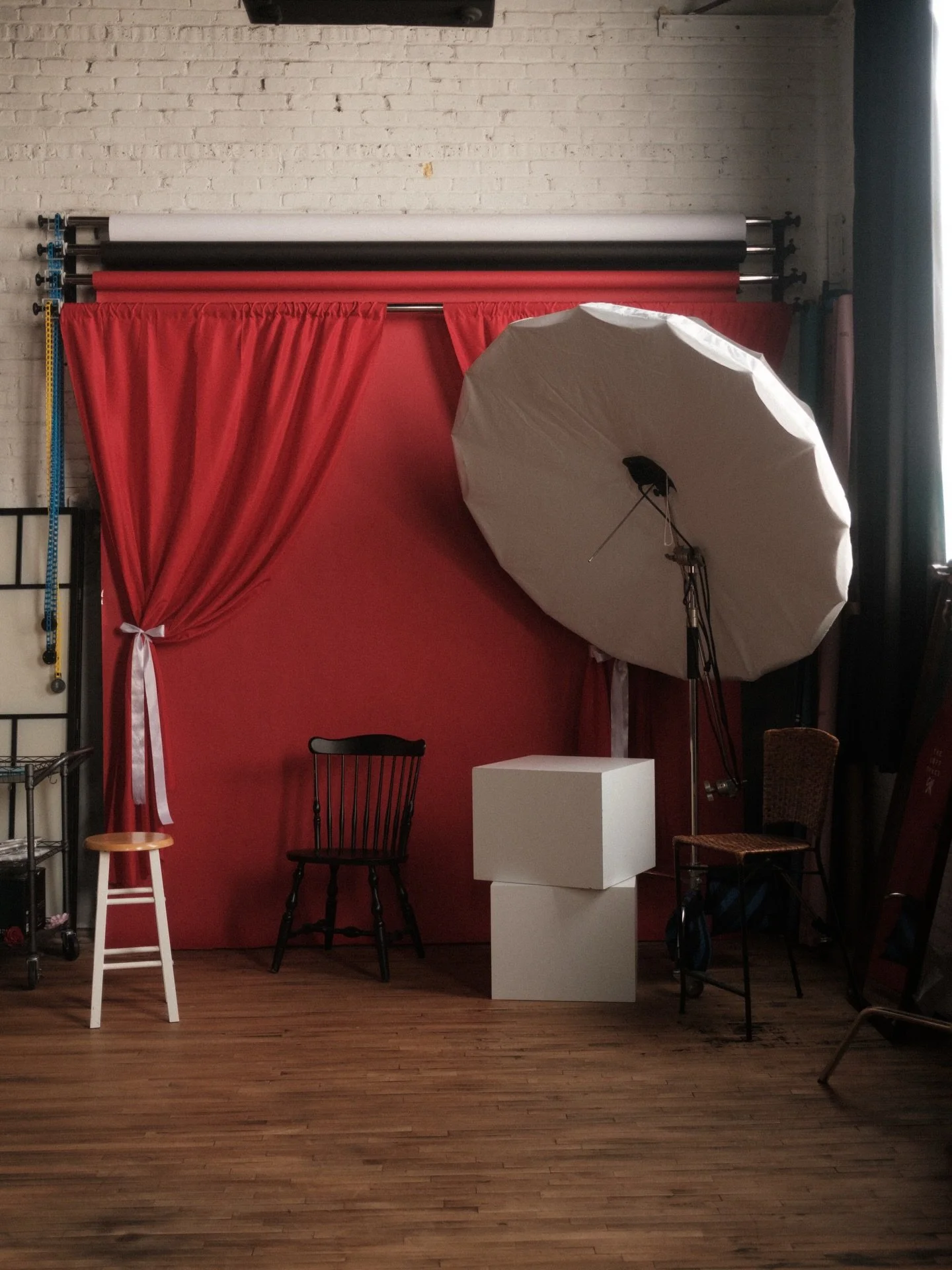 ANNOUNCEMENT: Starting Dec 15th we are taking a winter break! Rentals will be paused and limited sessions will be available only! Thank you so much for an amazing year and happy holidays from The Loft Space 🎅🏻