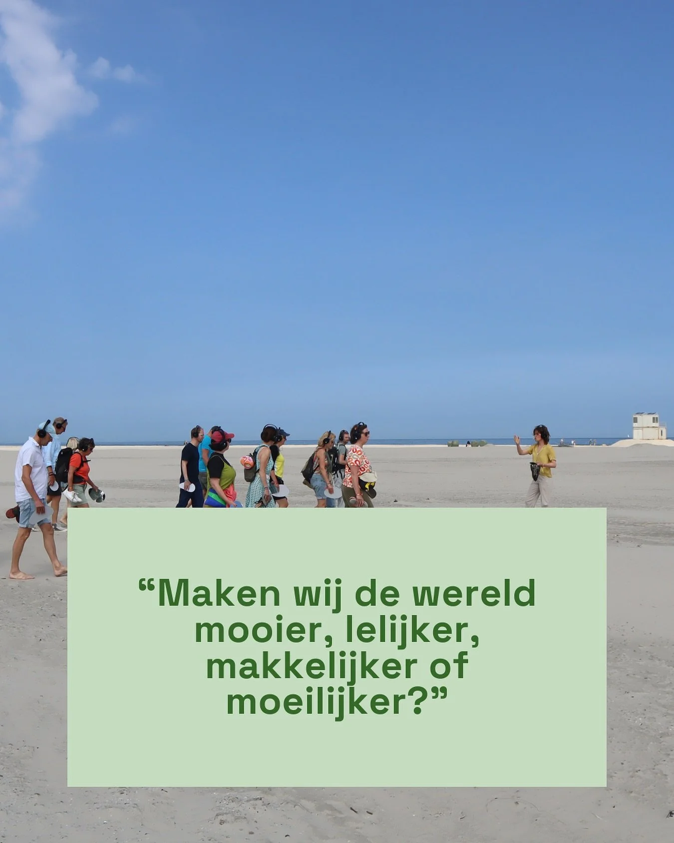 &ldquo;Maken wij de wereld mooier, lelijker, makkelijker of moeilijker?&rdquo; - Dit is een van de publieksreacties toen howtodisappear speelde op Oerol. 

Want vind jij eigenlijk van de rol van de mens op de wereld? En voor wie maken we het dan mooi
