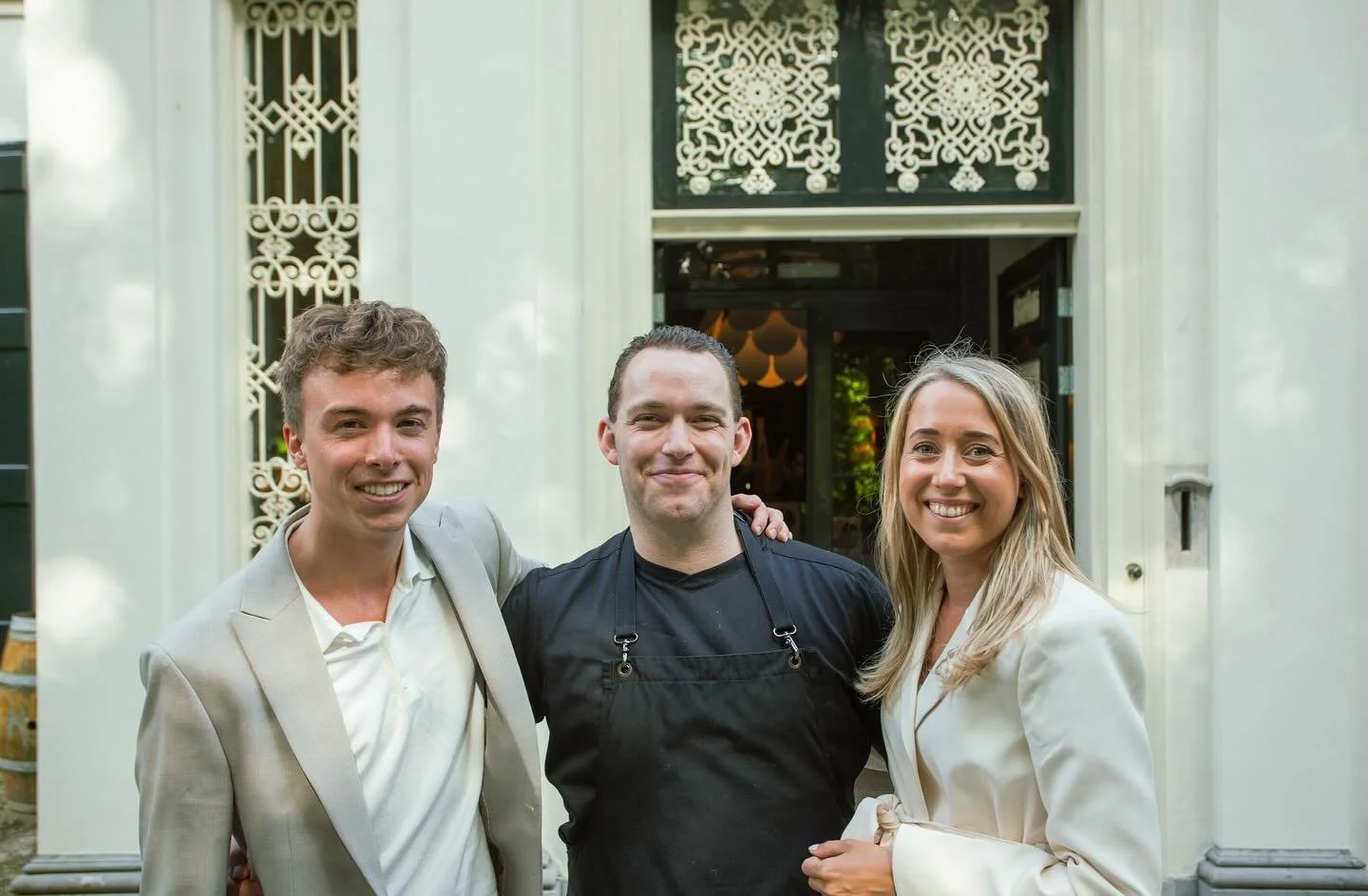 Ik geloof dat de kracht van samenwerken h&eacute;t verschil kan maken.

Precies een week geleden zijn deze foto&rsquo;s genomen, voordat de eerste gasten arriveerde bij het Zomers Benefiet Diner. 

De organisatie voorafgaand mocht ik samen doen met W
