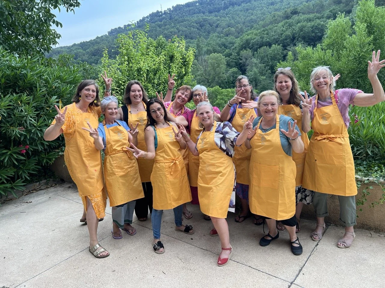 Retour sur la retraite créative en Provence verte 2025 : une semaine de créativité, nature et sororité