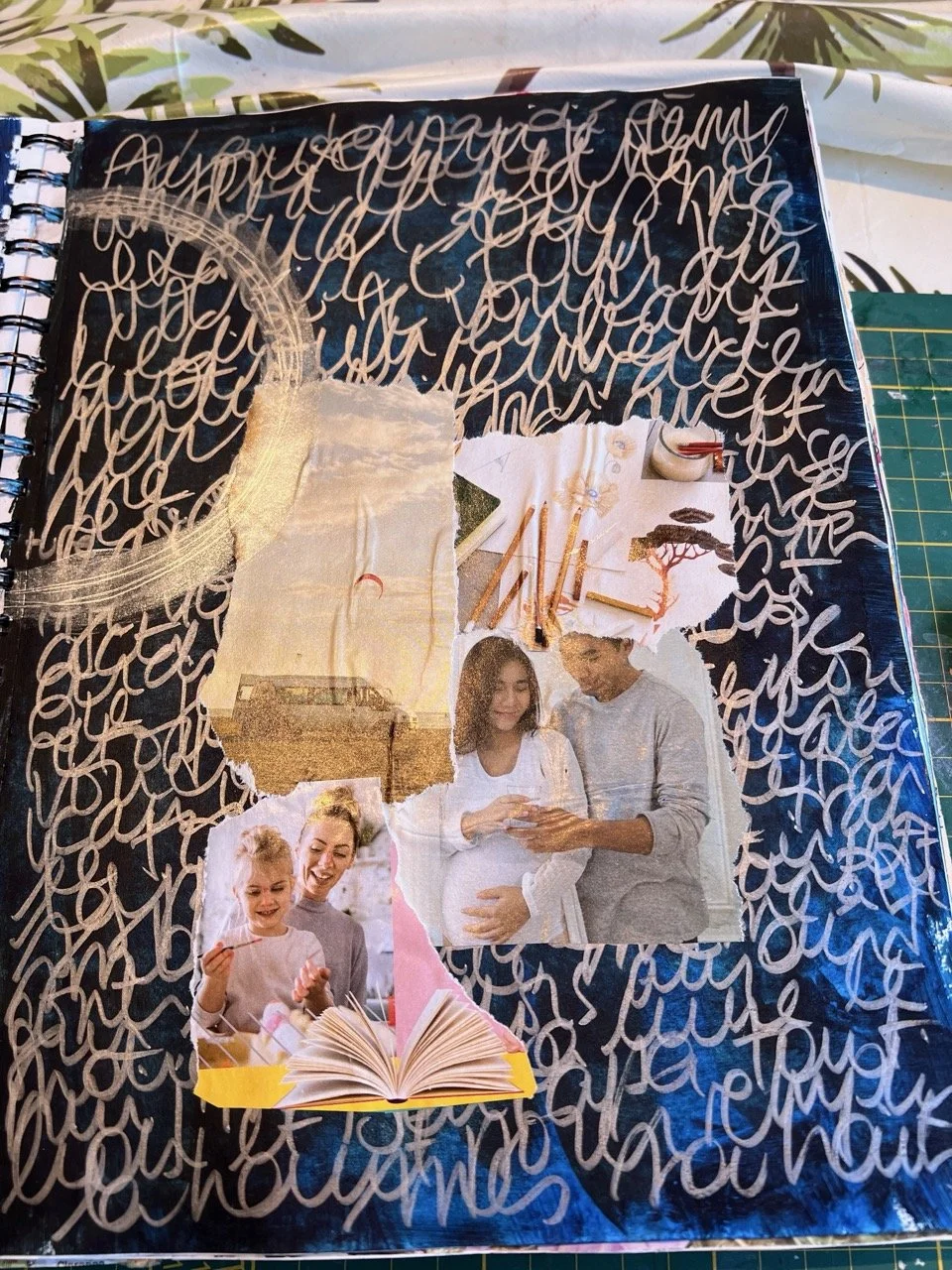 journal creatif collage desir d enfant ecriture illisible - Grande.jpeg