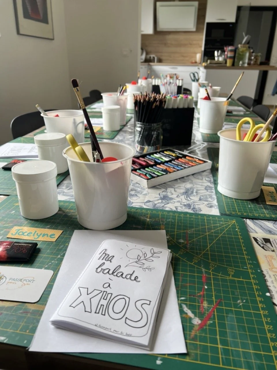 journée estivale chalet juillet xhos table atelier.jpeg