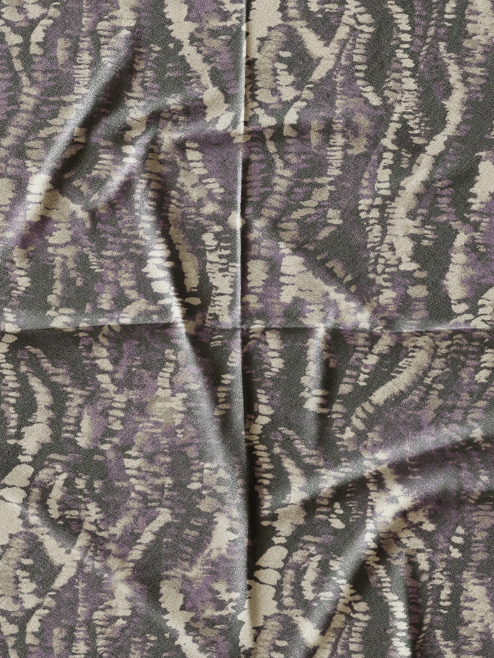 inky abstracts available for licensing
click the link in my bio to sign up to my pattern library 🖥️💜

#printdesign #printdesigner #patternlicensing