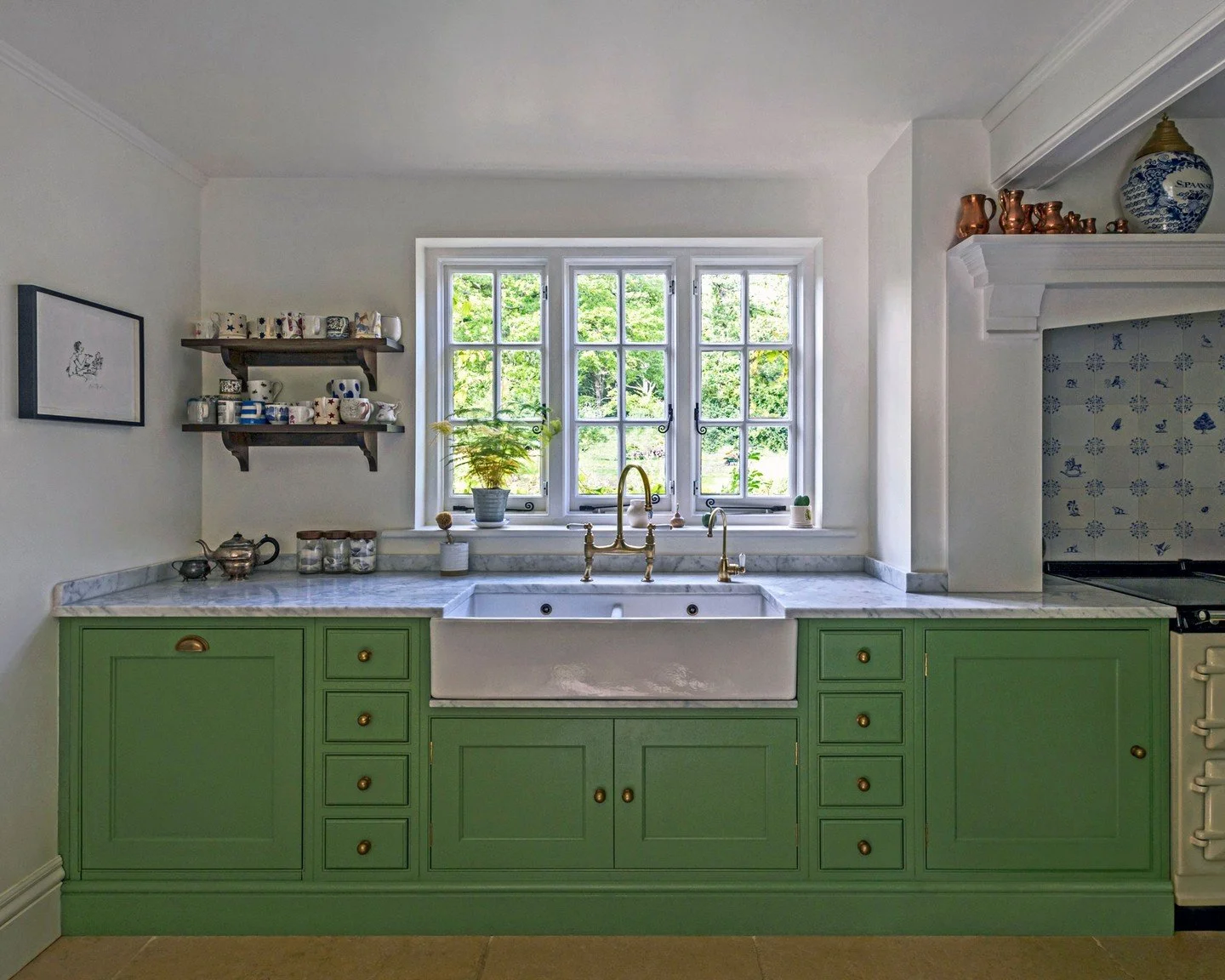 colour can transform a look, changing the feel and context completley. 

-
joinery created with @middletonbespoke