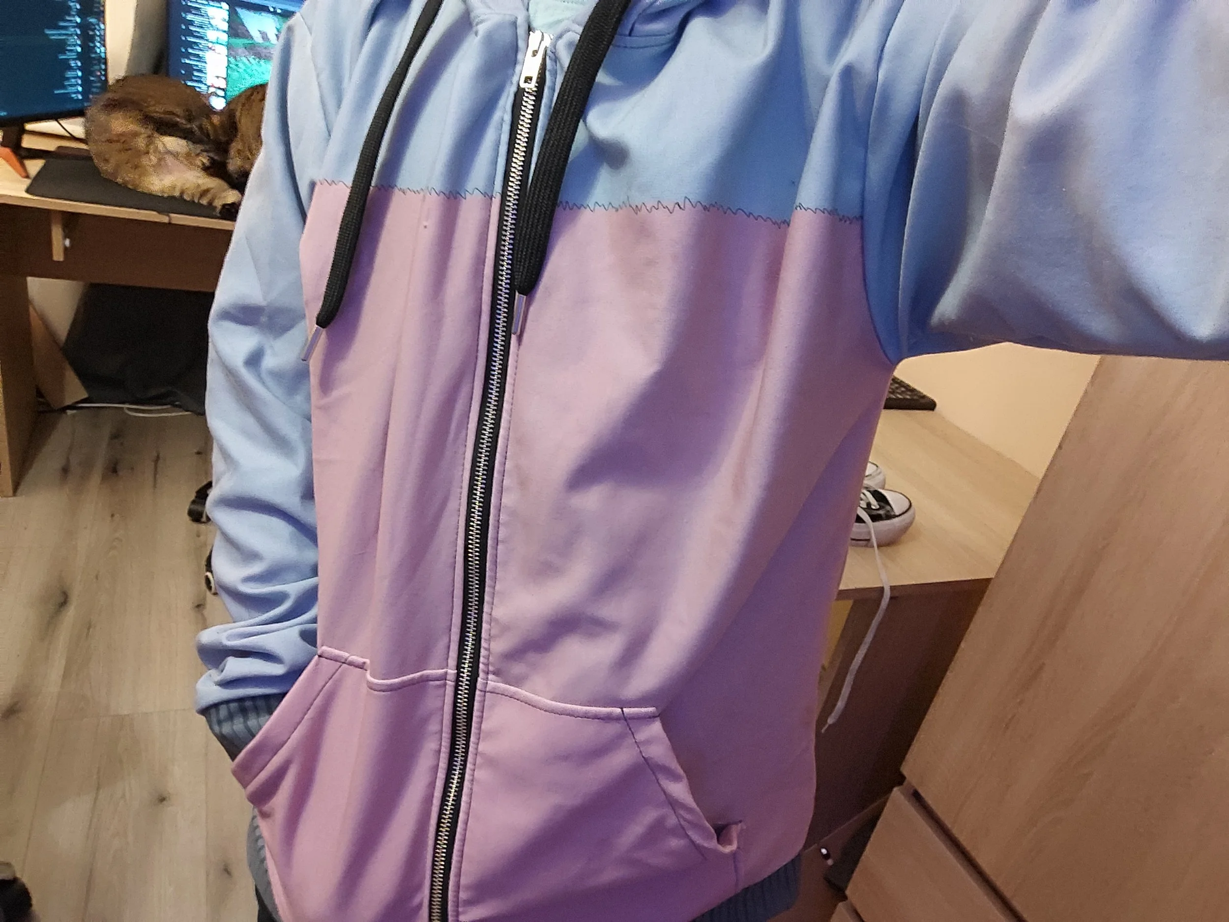 szymionkot :3 - The merch I got is really awesome, wishing there's more material options soon! 