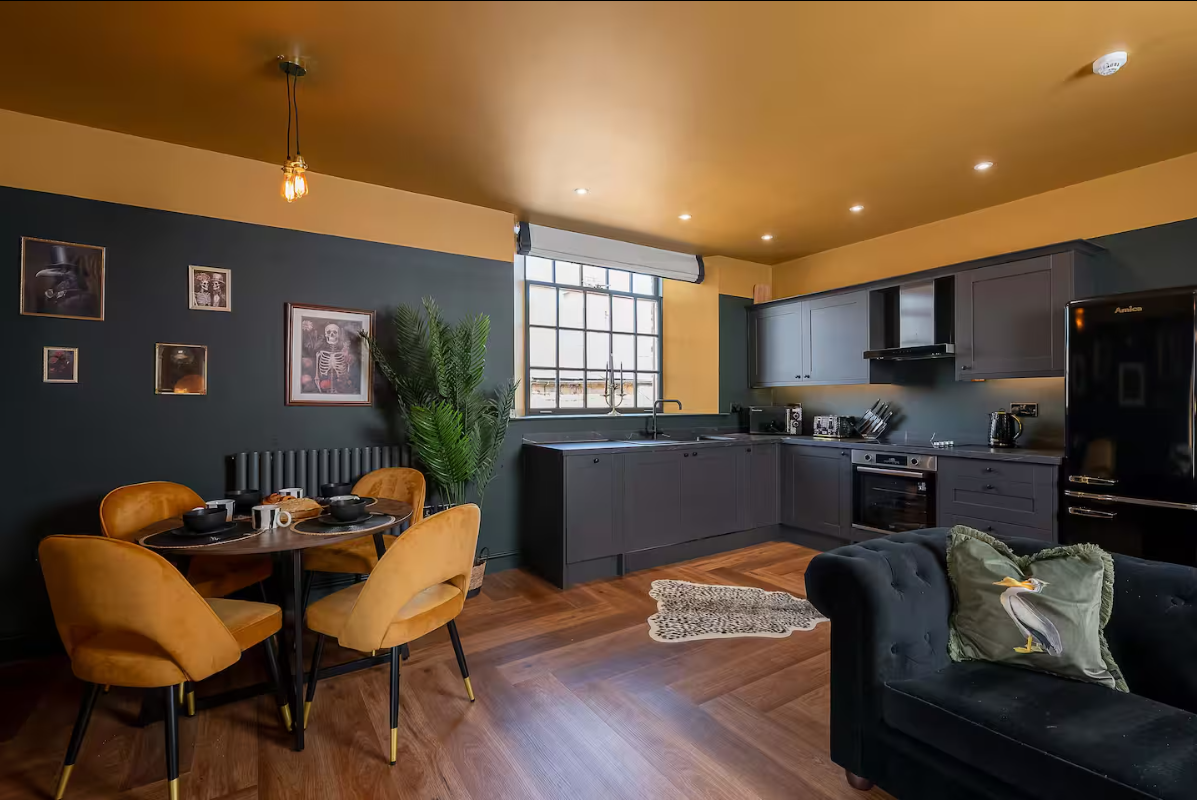 flat 4 - kitchen.png