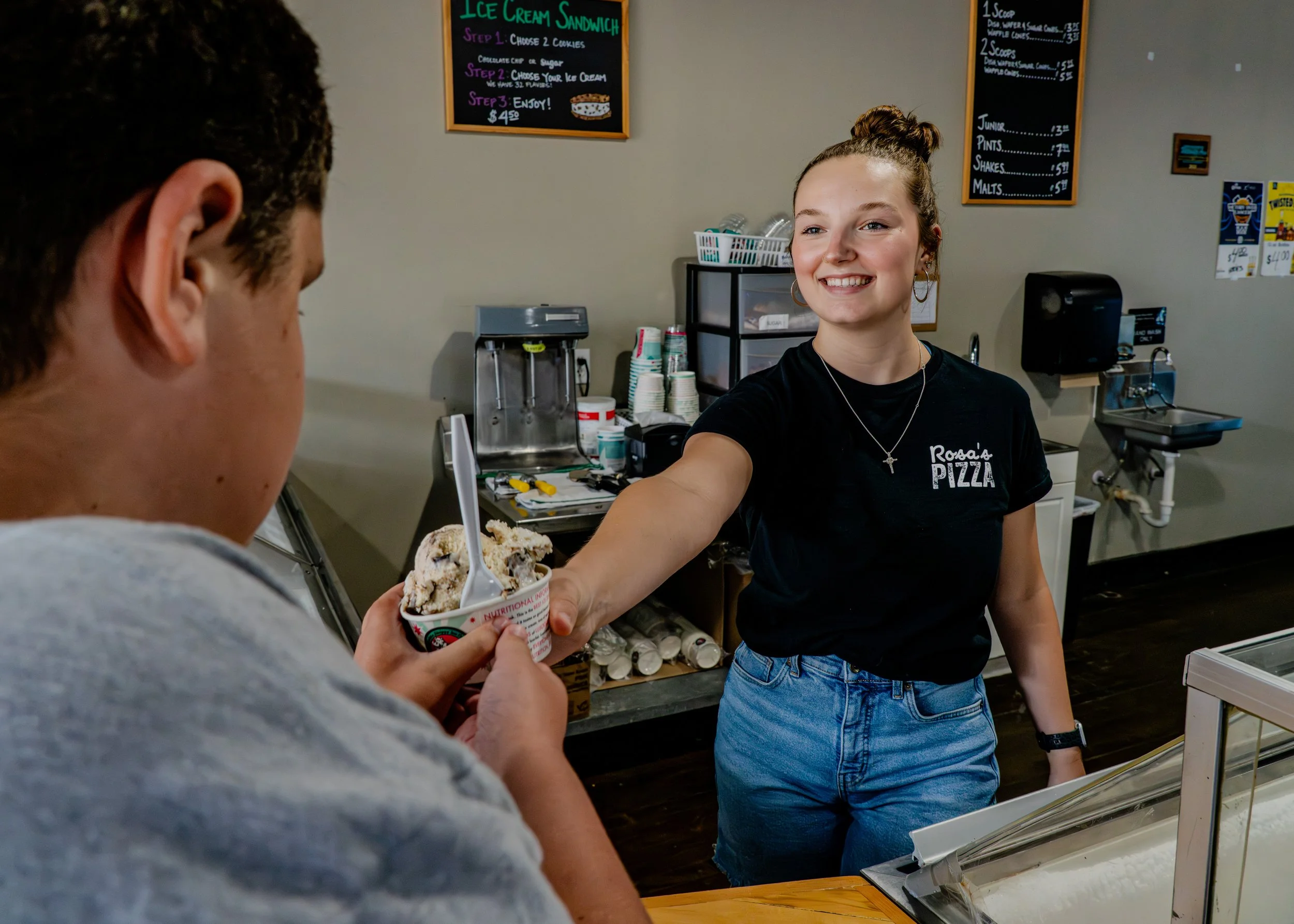 rosas pizza serving ice cream.jpg