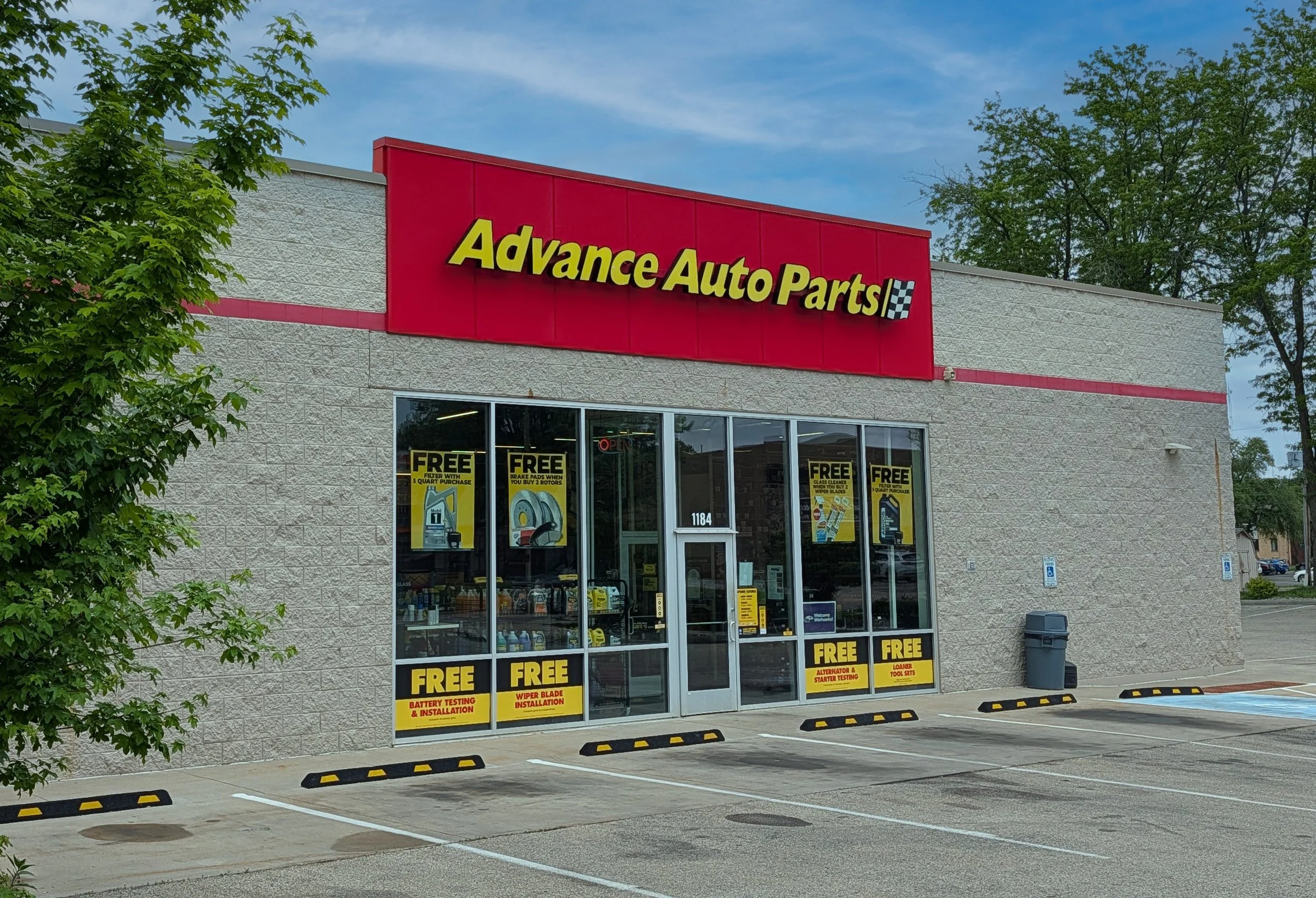 advance auto parts exterior