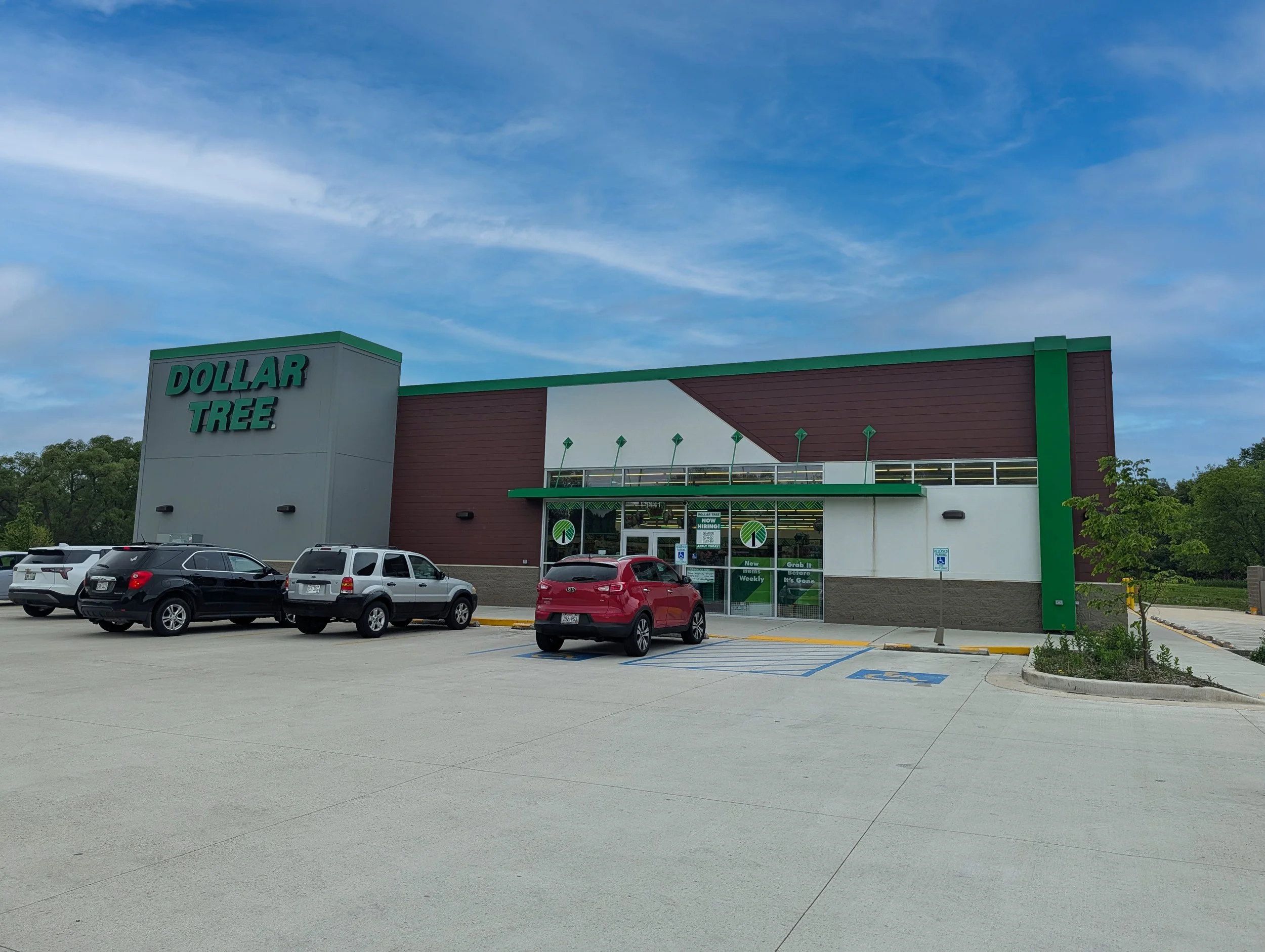 Dollar Tree Exterior